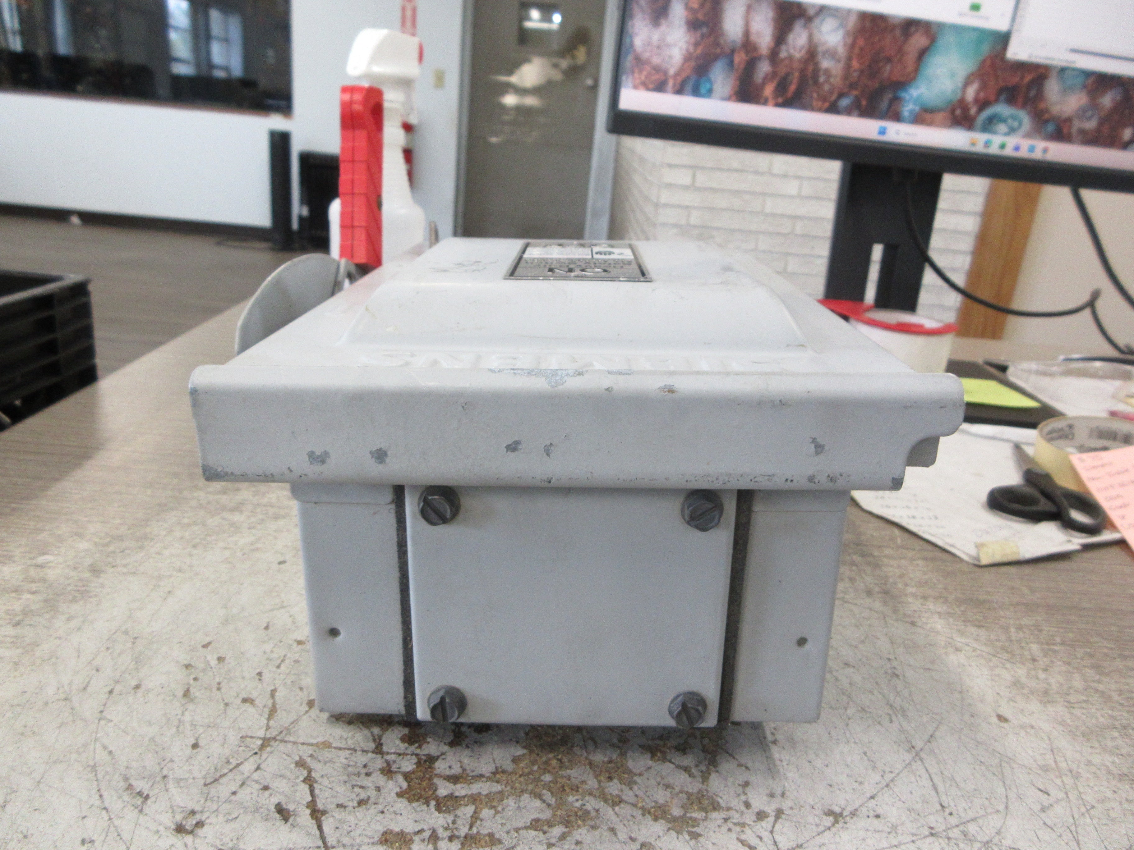 Siemens Non-Fusible 3R Safety Switch/Disconnect HNF361R 30A 600V 3P Used