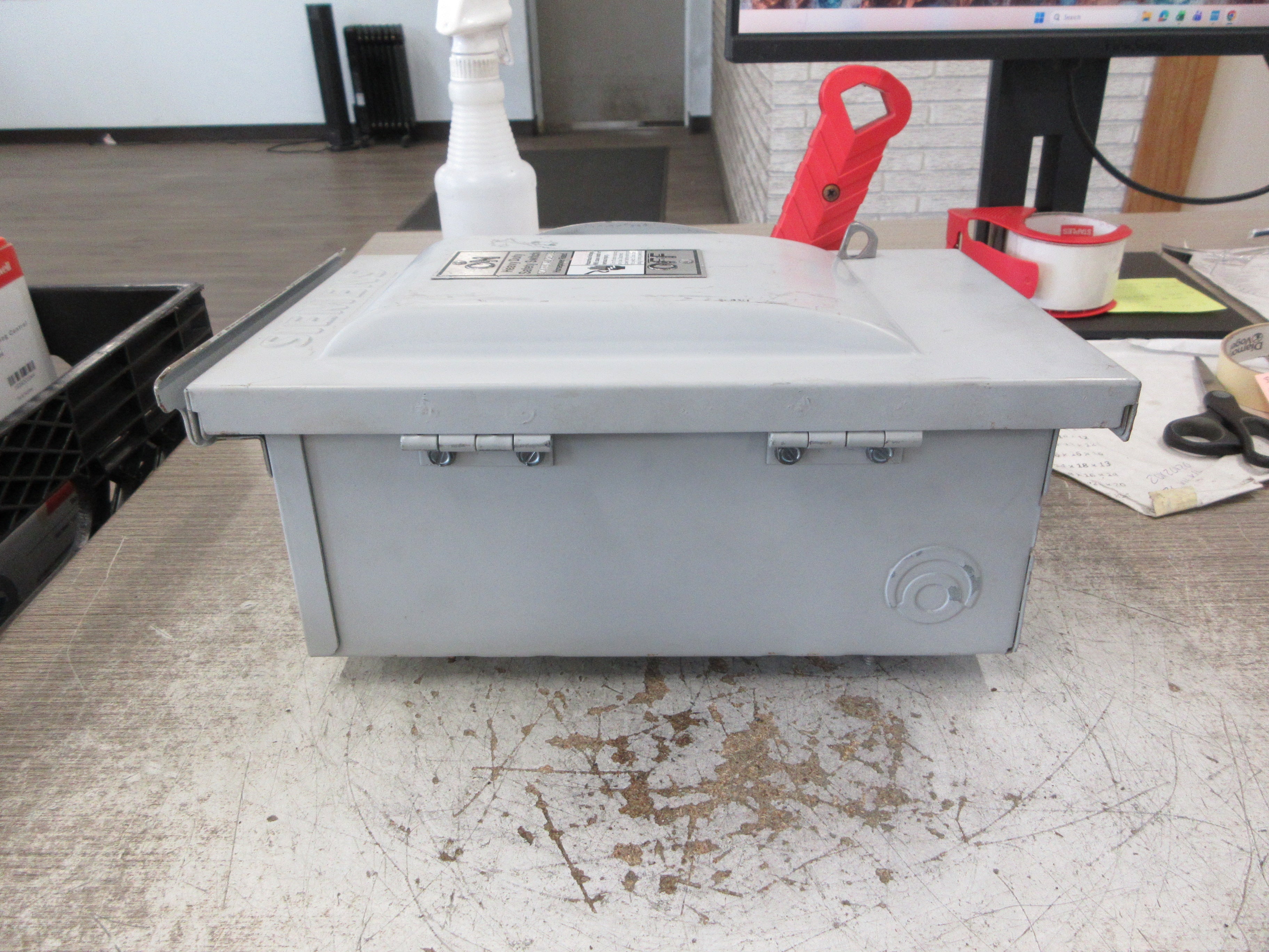 Siemens Non-Fusible 3R Safety Switch/Disconnect HNF361R 30A 600V 3P Used