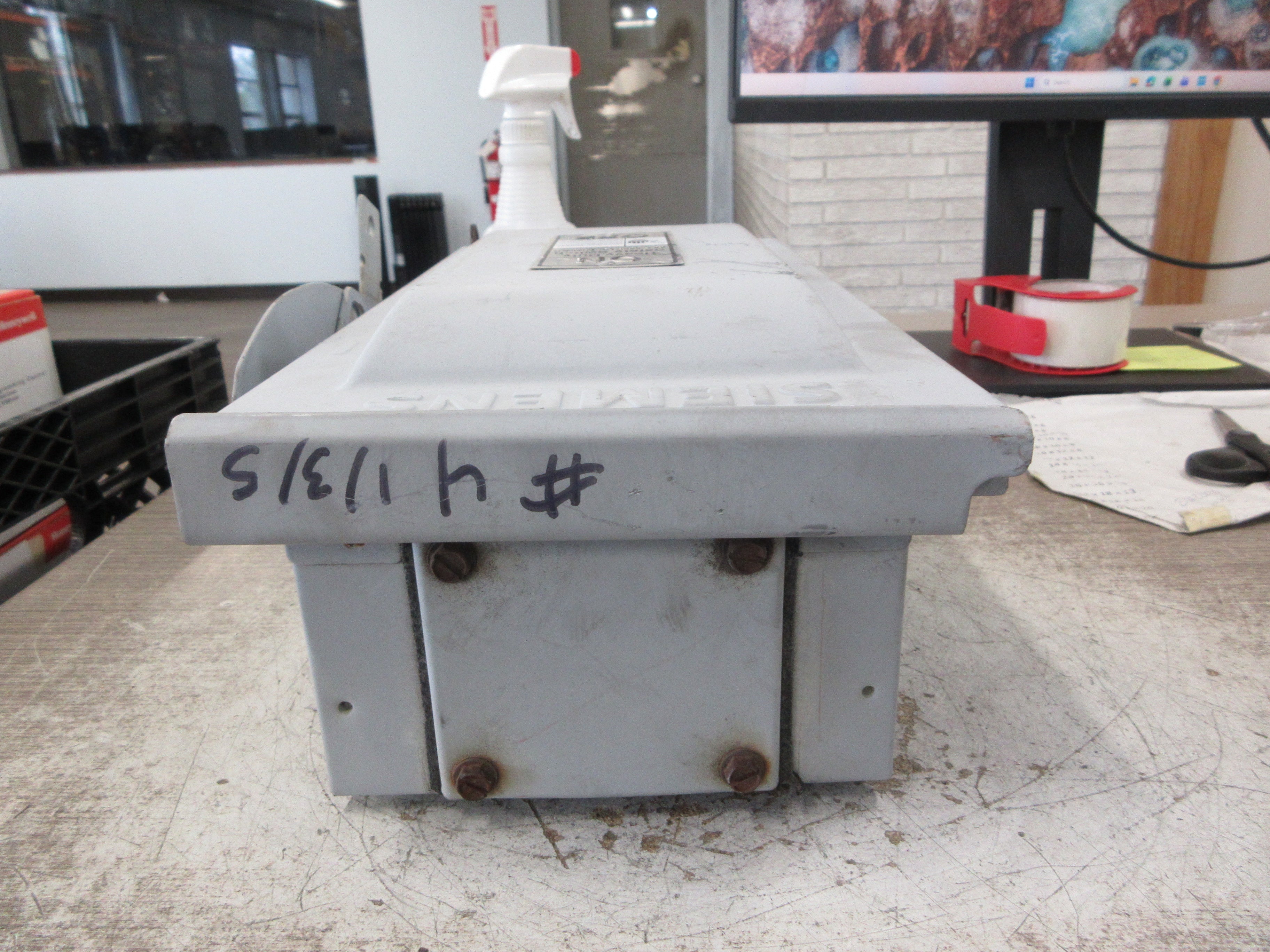 Siemens 3R Fusible Safety Switch/Disconnect HF361R 30A 600V 3P Used