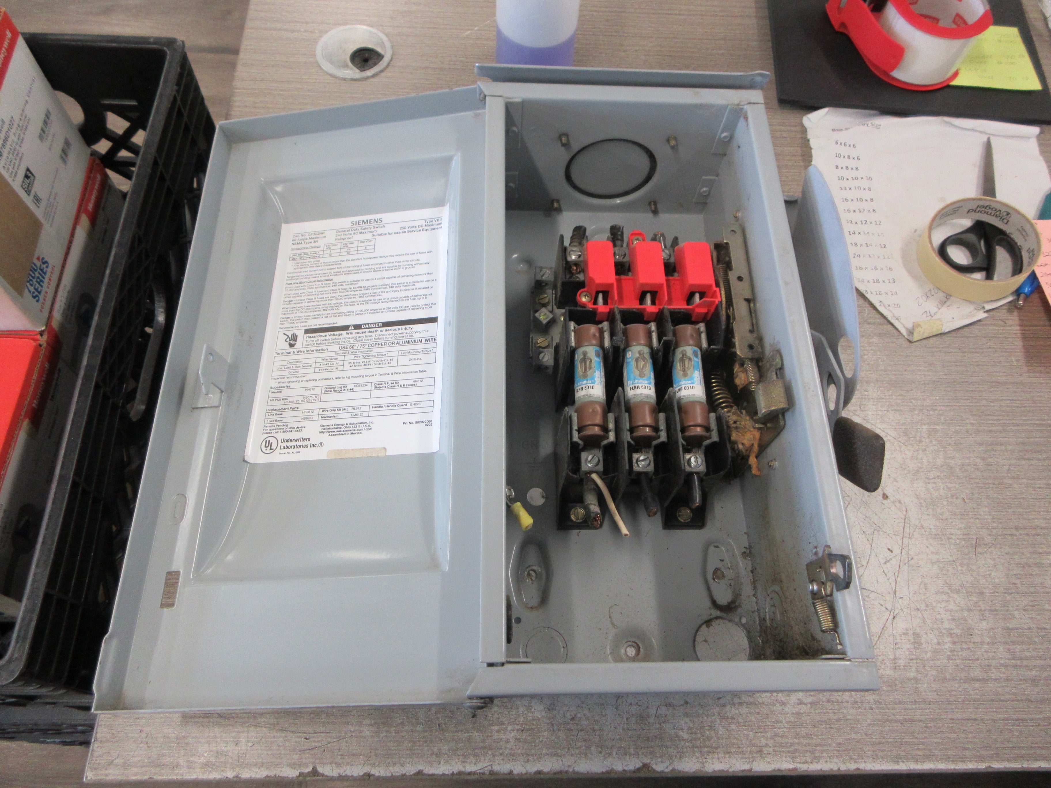 Siemens Fusible 3R Safety Switch/Disconnect GF322NR 60A 240V 3P Used