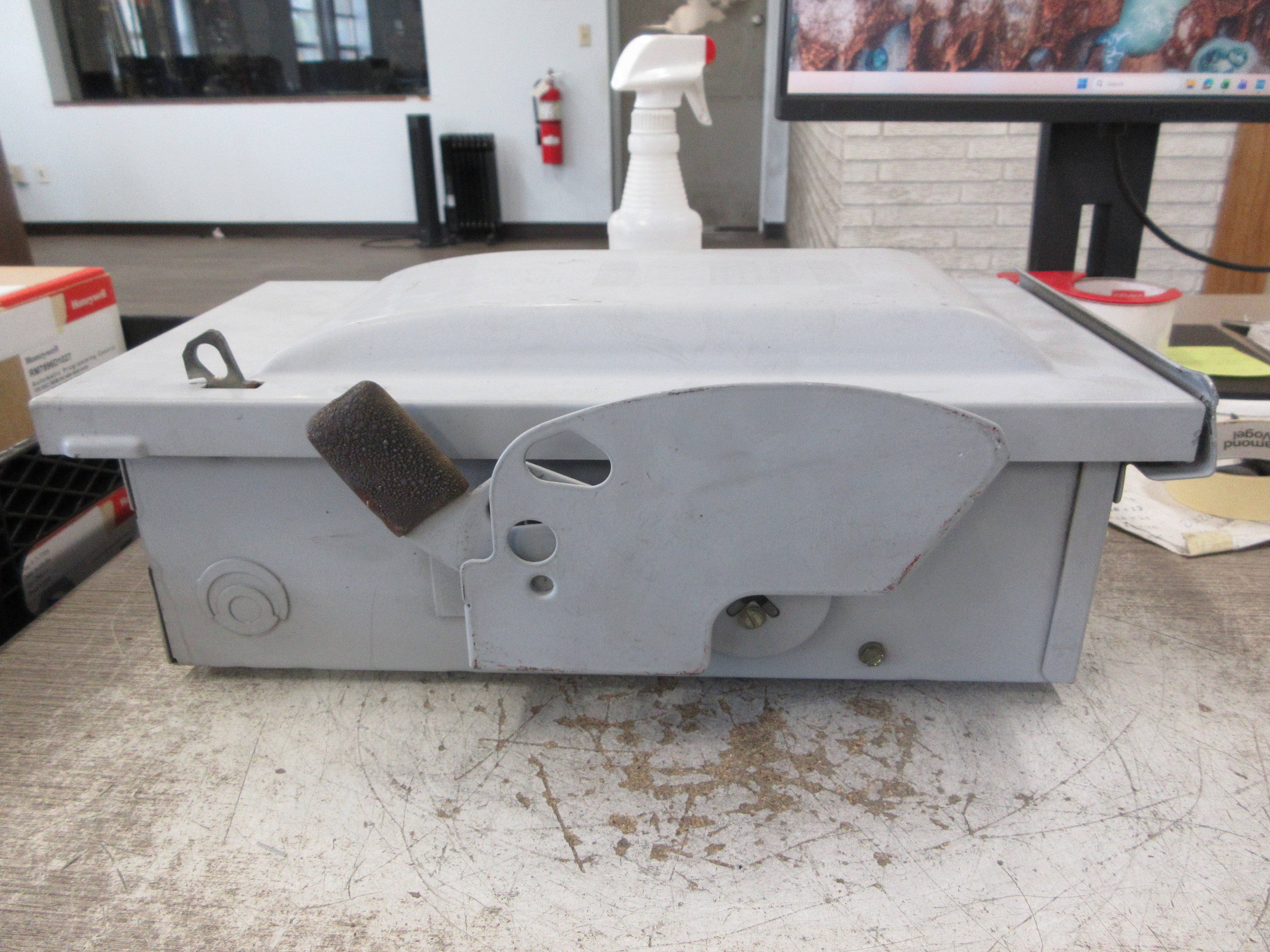 Siemens Fusible 3R Safety Switch/Disconnect GF322NR 60A 240V 3P Used