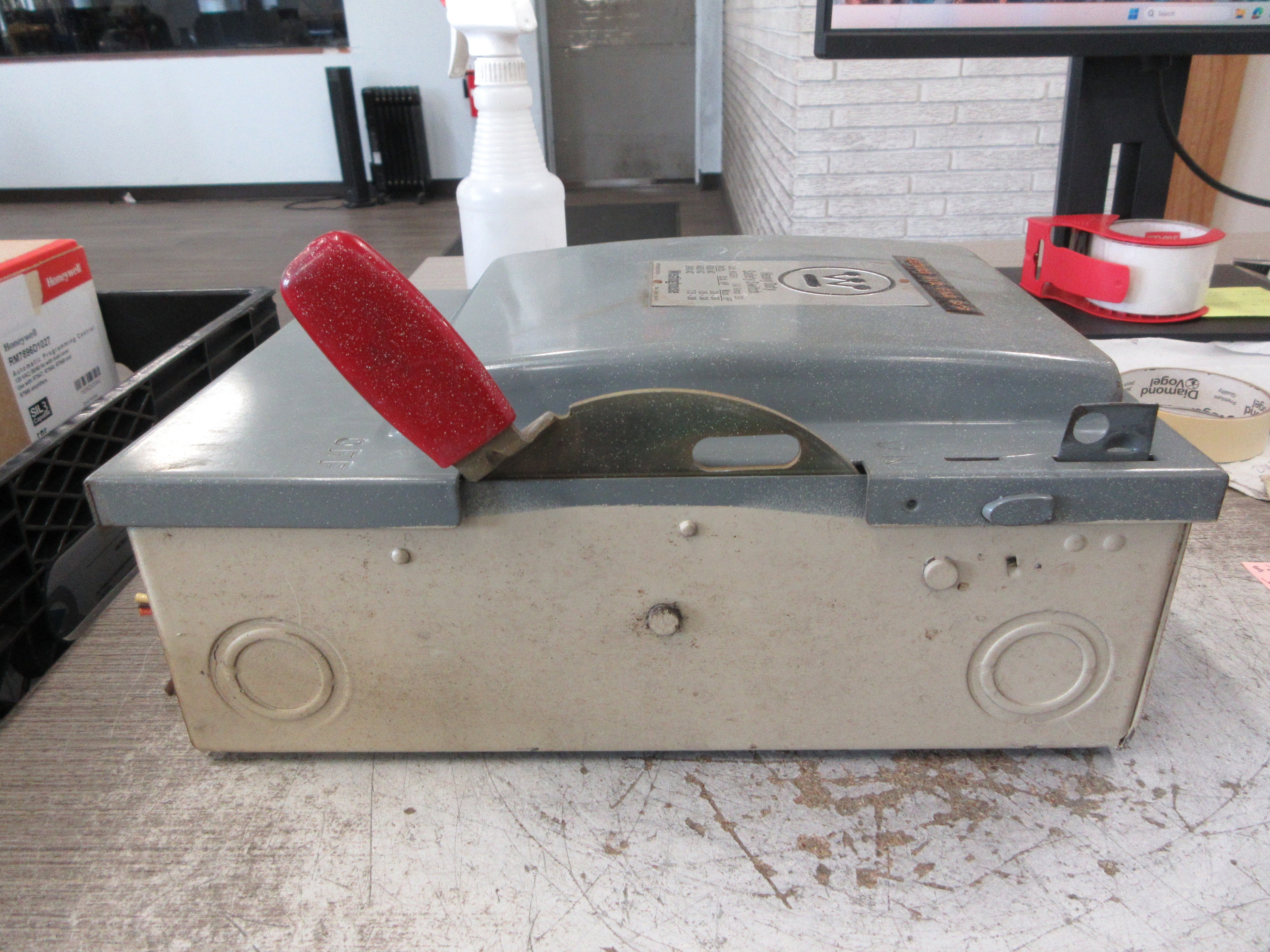 Westinghouse Non-Fusible Safety Switch/Disconnect HU361 30A 600V 3P Used