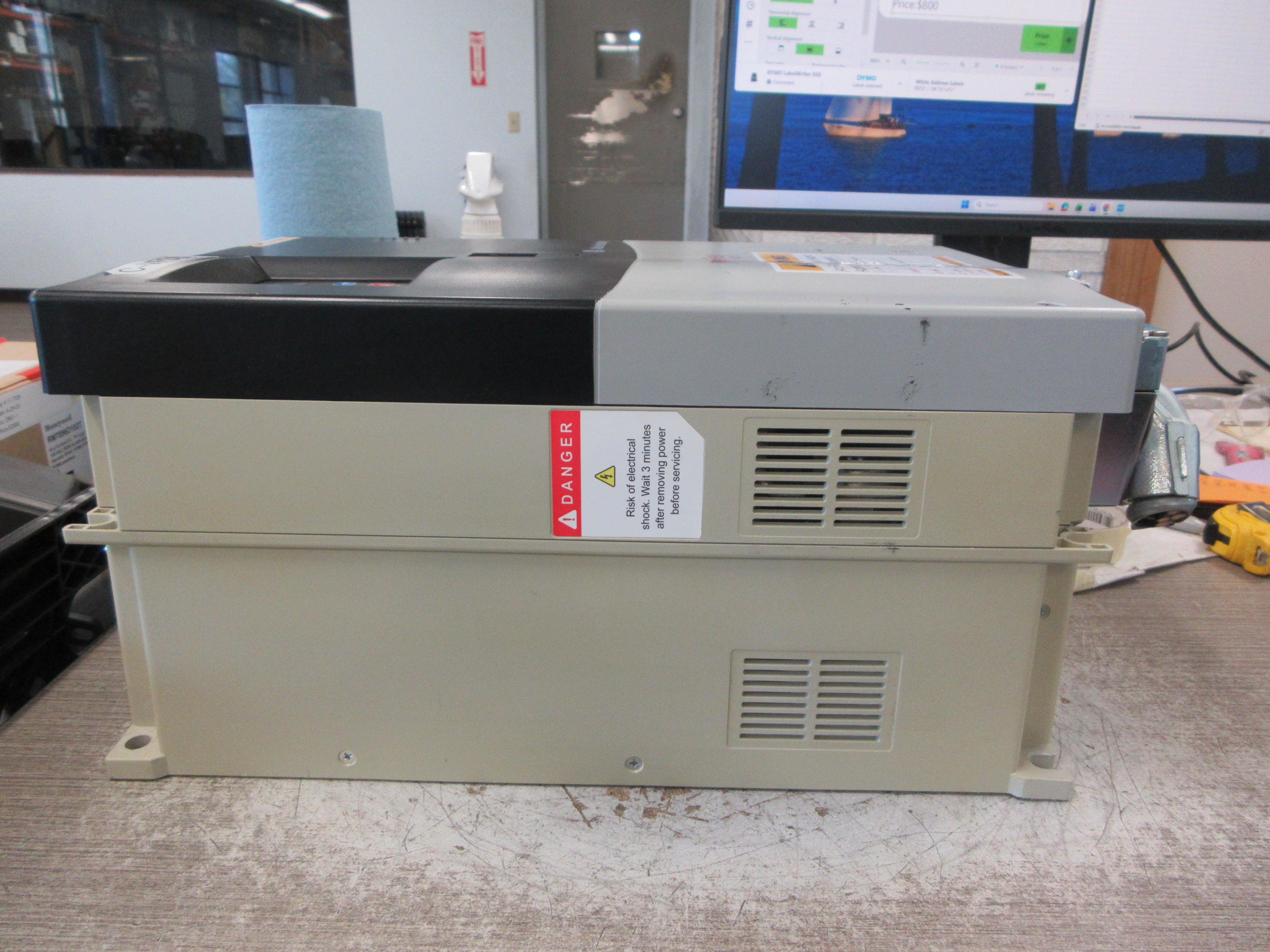 Allen-Bradley PowerFlex 400 AC Drive 22C-D045A103 Ser. A 30HP 3Ph Used