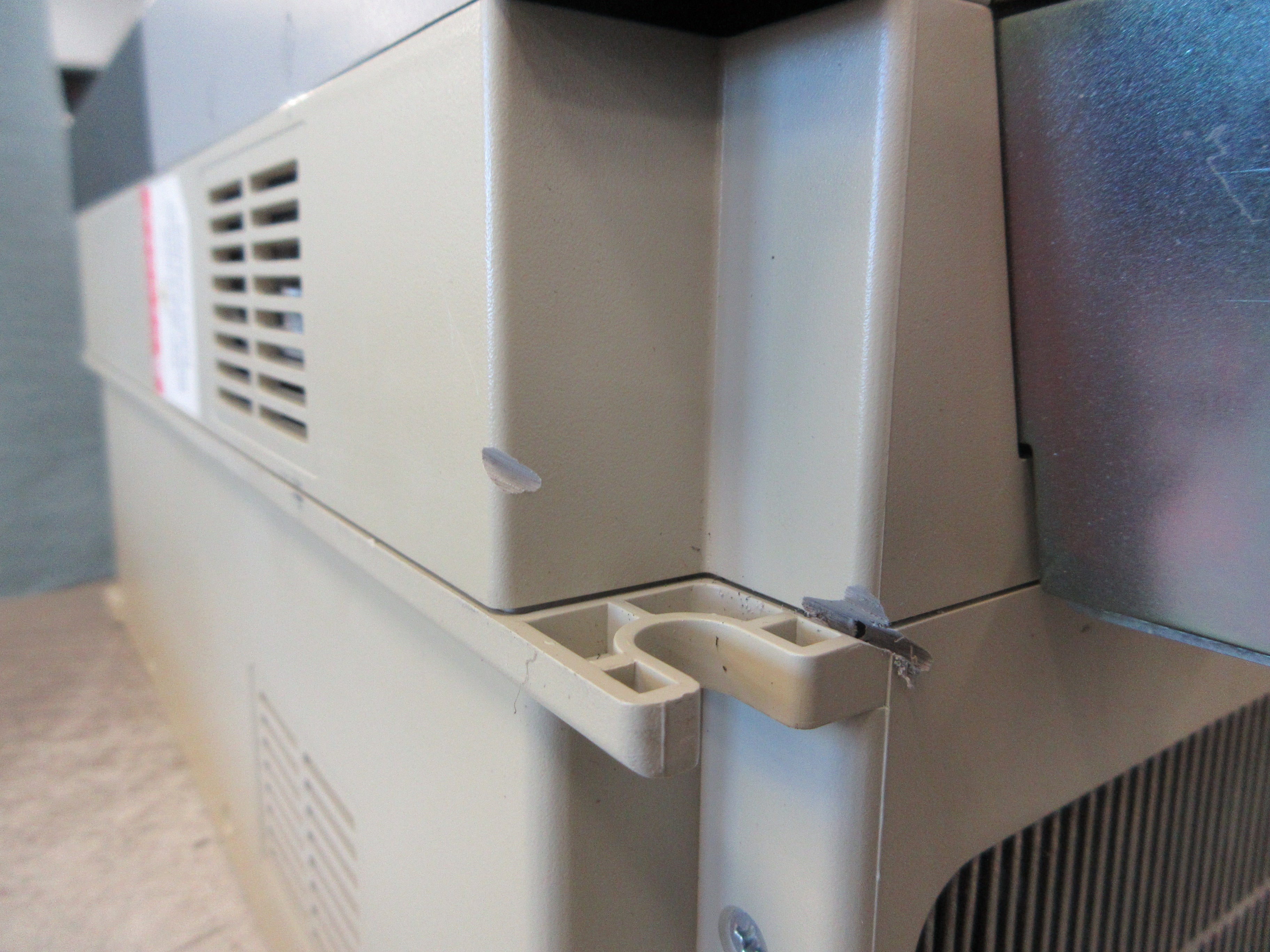 Allen-Bradley PowerFlex 400 AC Drive 22C-D045A103 Ser. A 30HP 3Ph Used