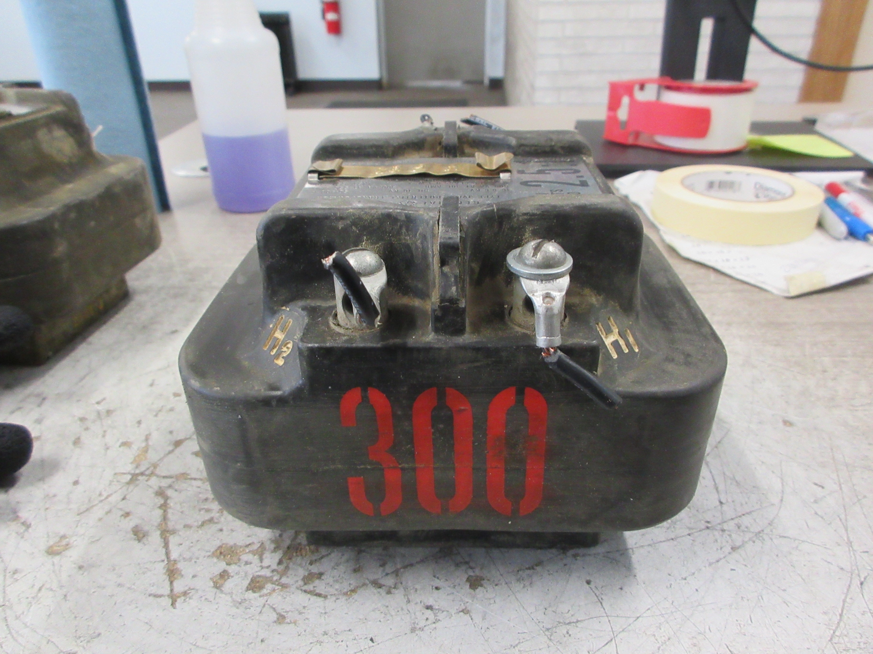 GE Type JVA-0 Potential Transformer 760X34G5 Pri: 300V Ratio 2.5:1 50-400Hz Used