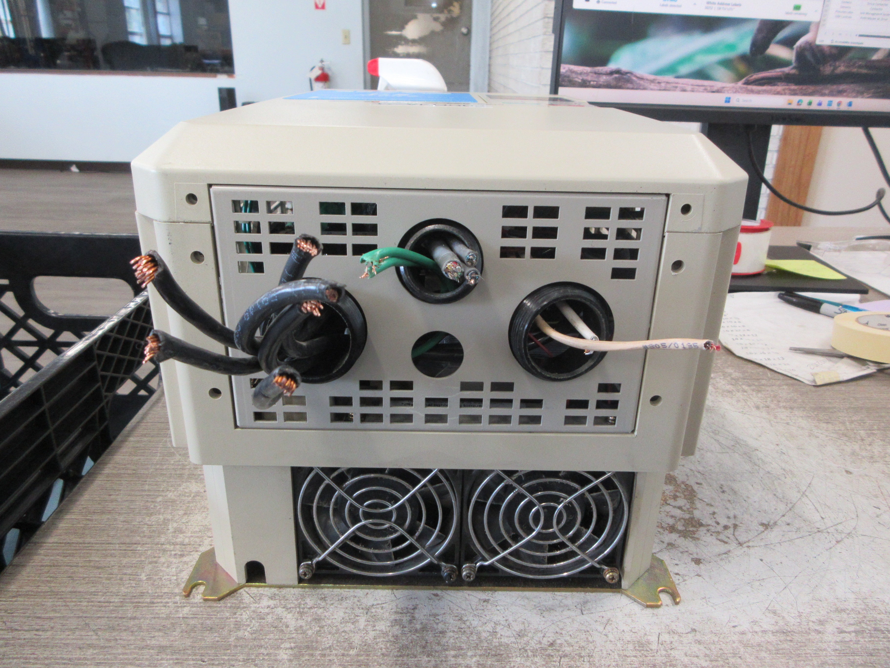 IDM Controls P5 Series AC Drive CIMR-P5U2011 20HP 3Ph Used