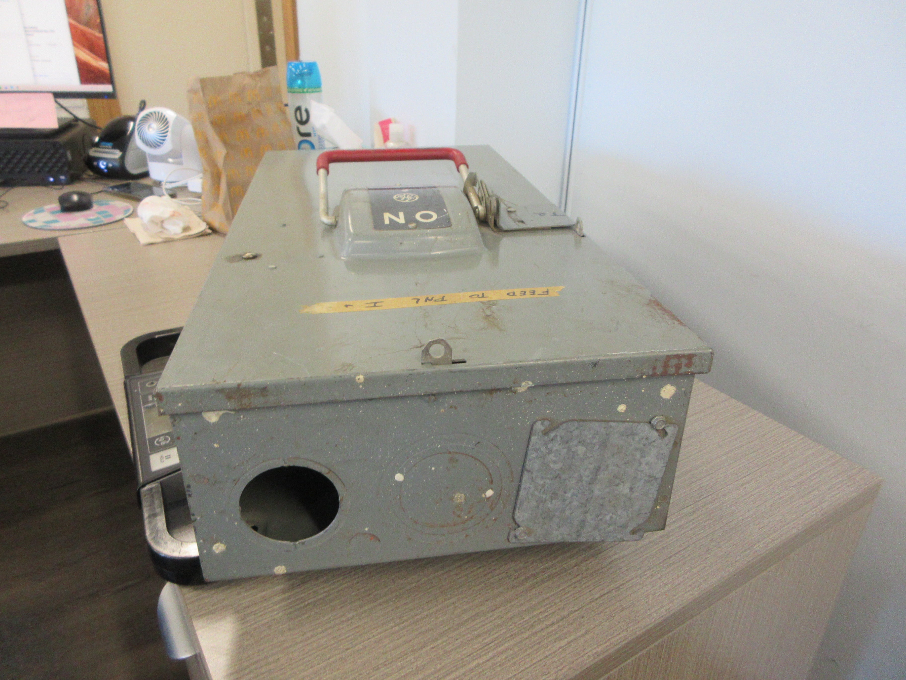 GE Fusible Safety Switch/Disconnect TH4324 Mod. 1 200A 250V 3P Used