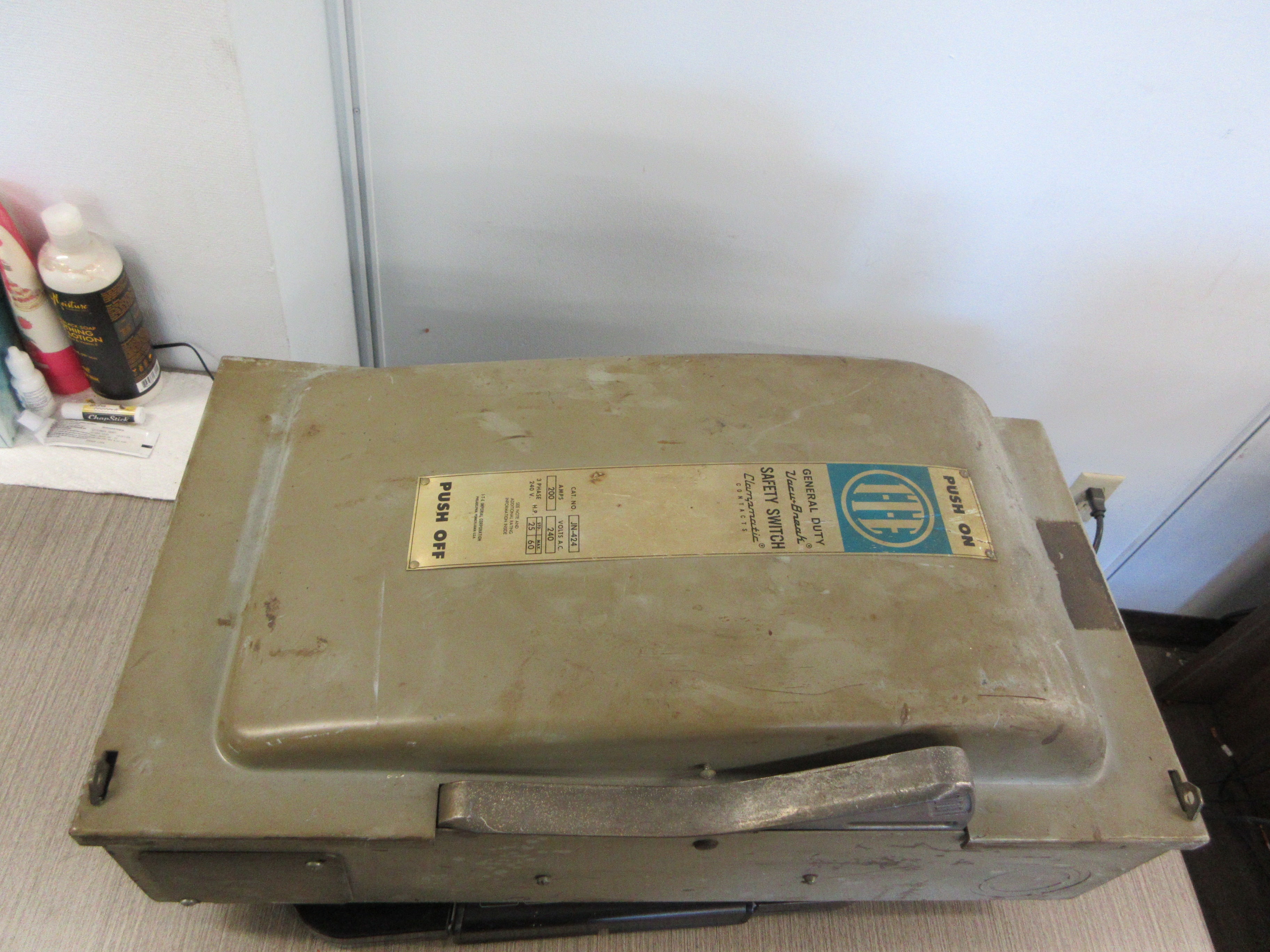 ITE Fusible Safety Switch/Disconnect JN424 200A 240V 3P Used