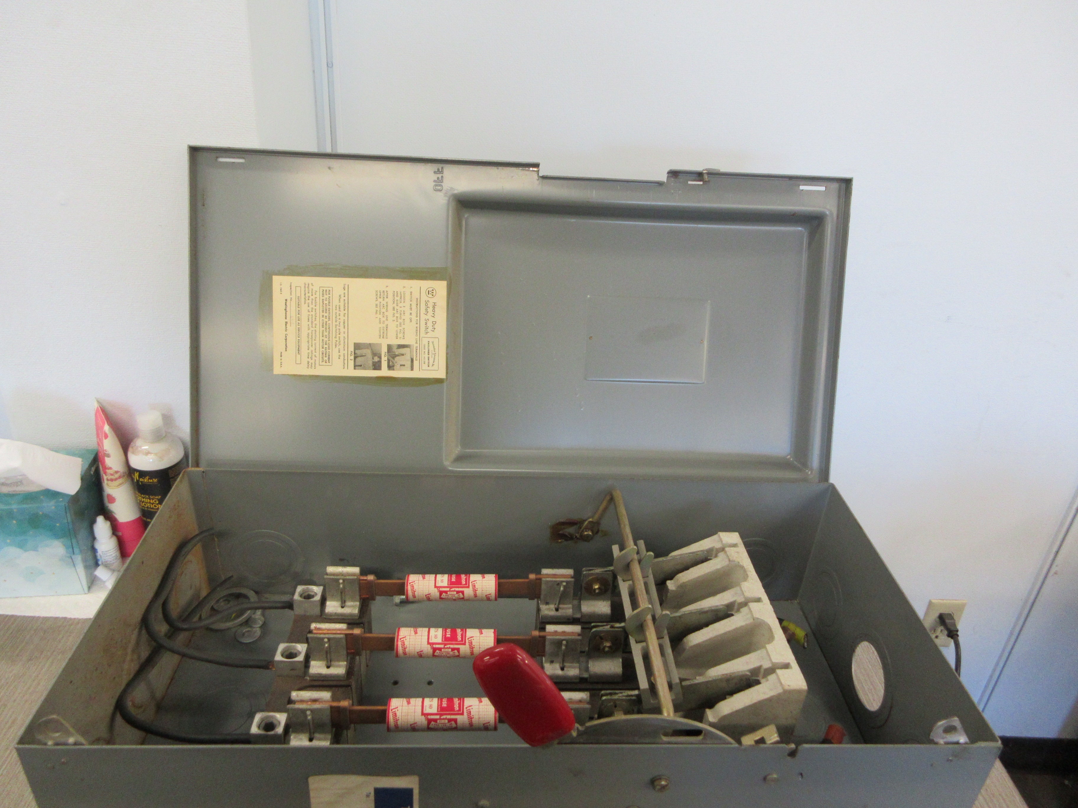 Westinghouse Fusible Safety Switch/Disconnect HF364 (A) 200A 600V 3P Used