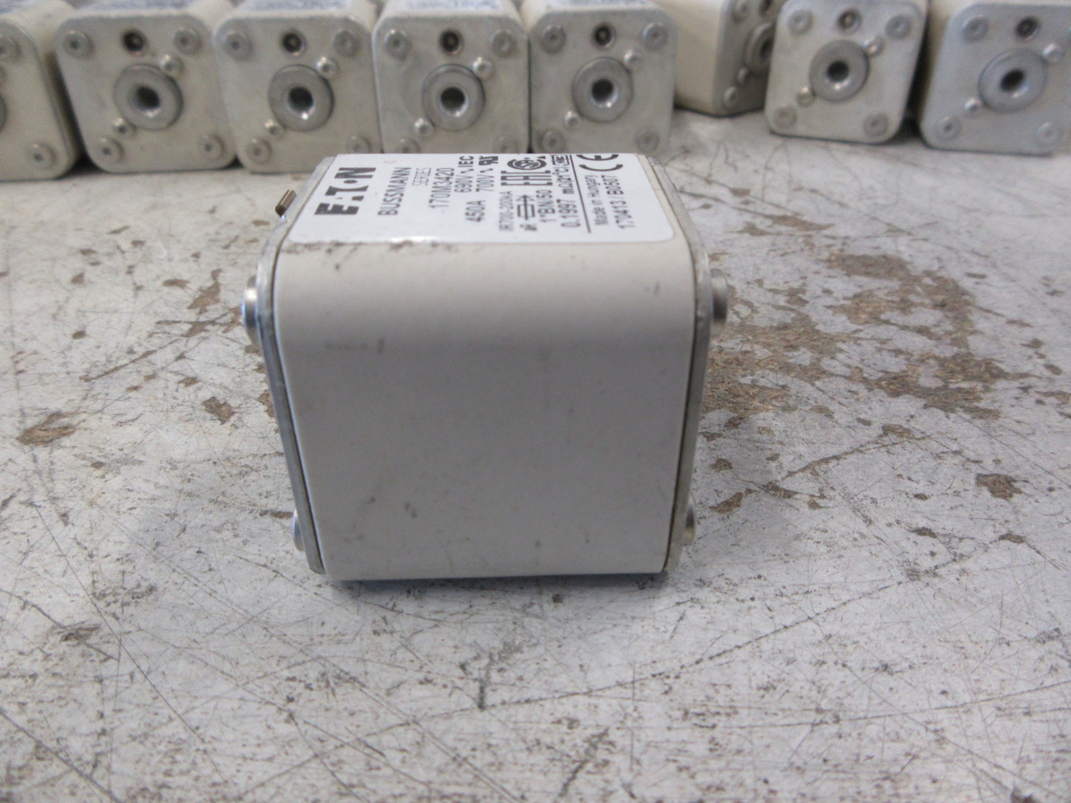 Eaton Bussmann Series Fuse 170M3420 450A 700V Used
