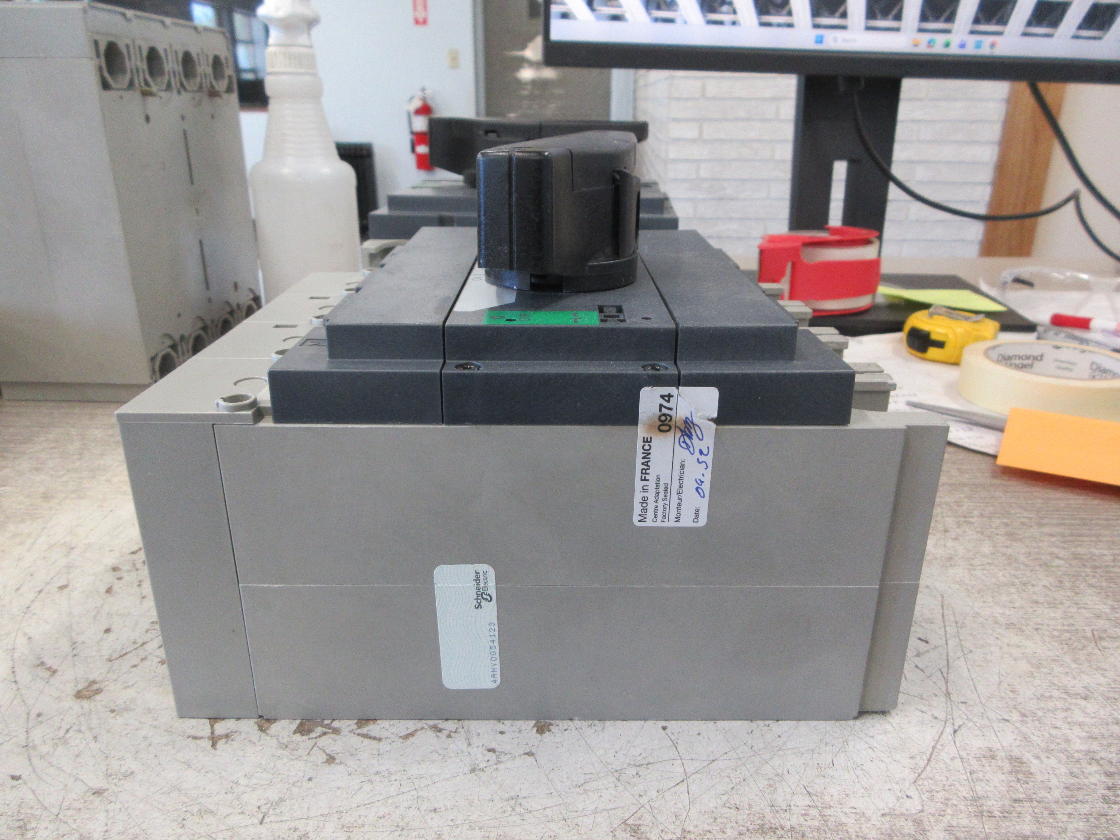 Merlin Gerin Interpact Disconnect Switch INS 400 400A 750V 50/60Hz Used