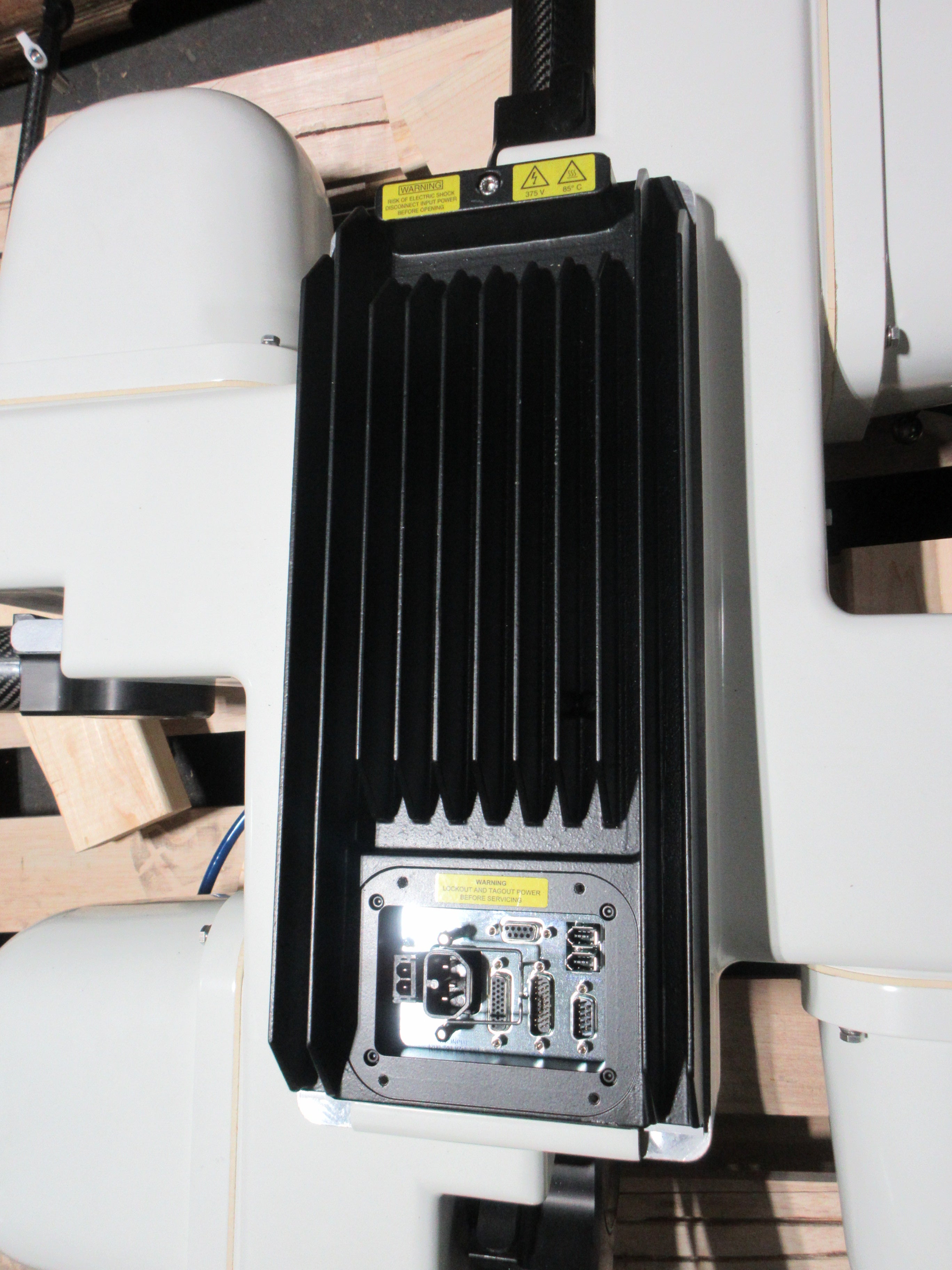 Adept Quattro Parallel Robot s800H 4 Axes Payload: 2kg Rated , 4kg Max Used