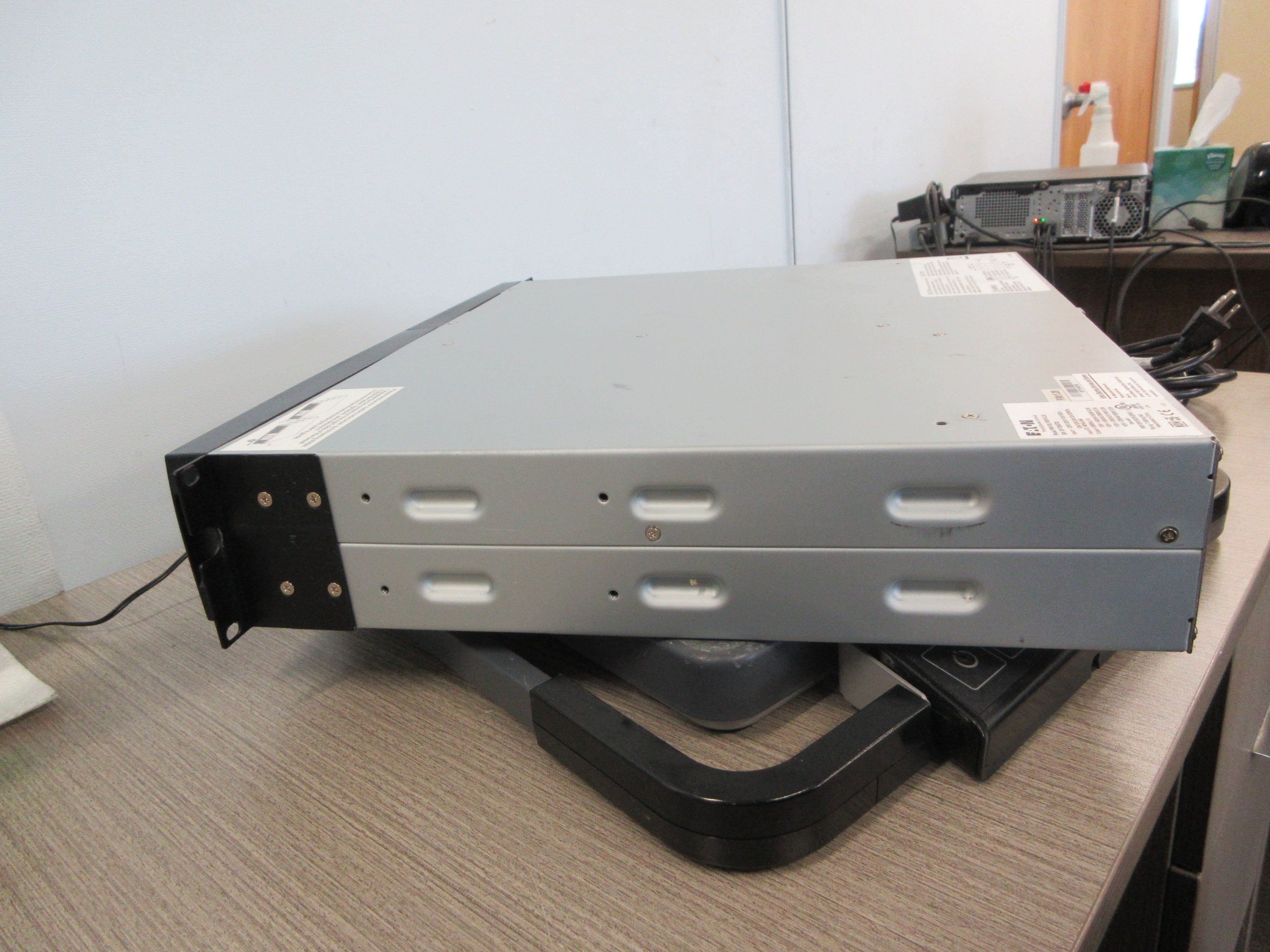 Eaton Powerware 9130 Rack-Mount UPS PW9130L15600R-XL2U F/W: 1.28 Used