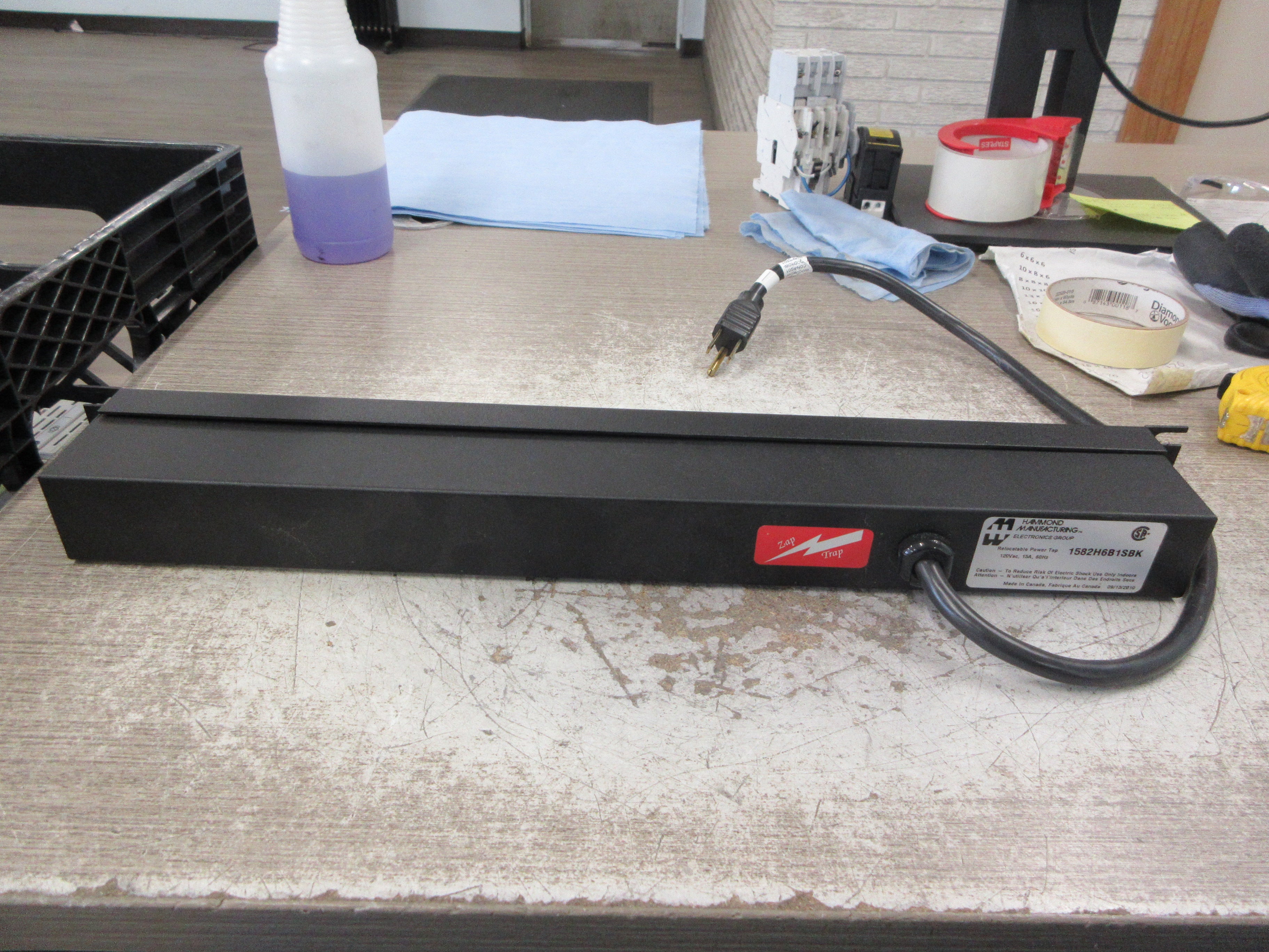 Hammond Power Strip 1582H6B1SBK 120V 15A 60Hz 6-Outlet Used