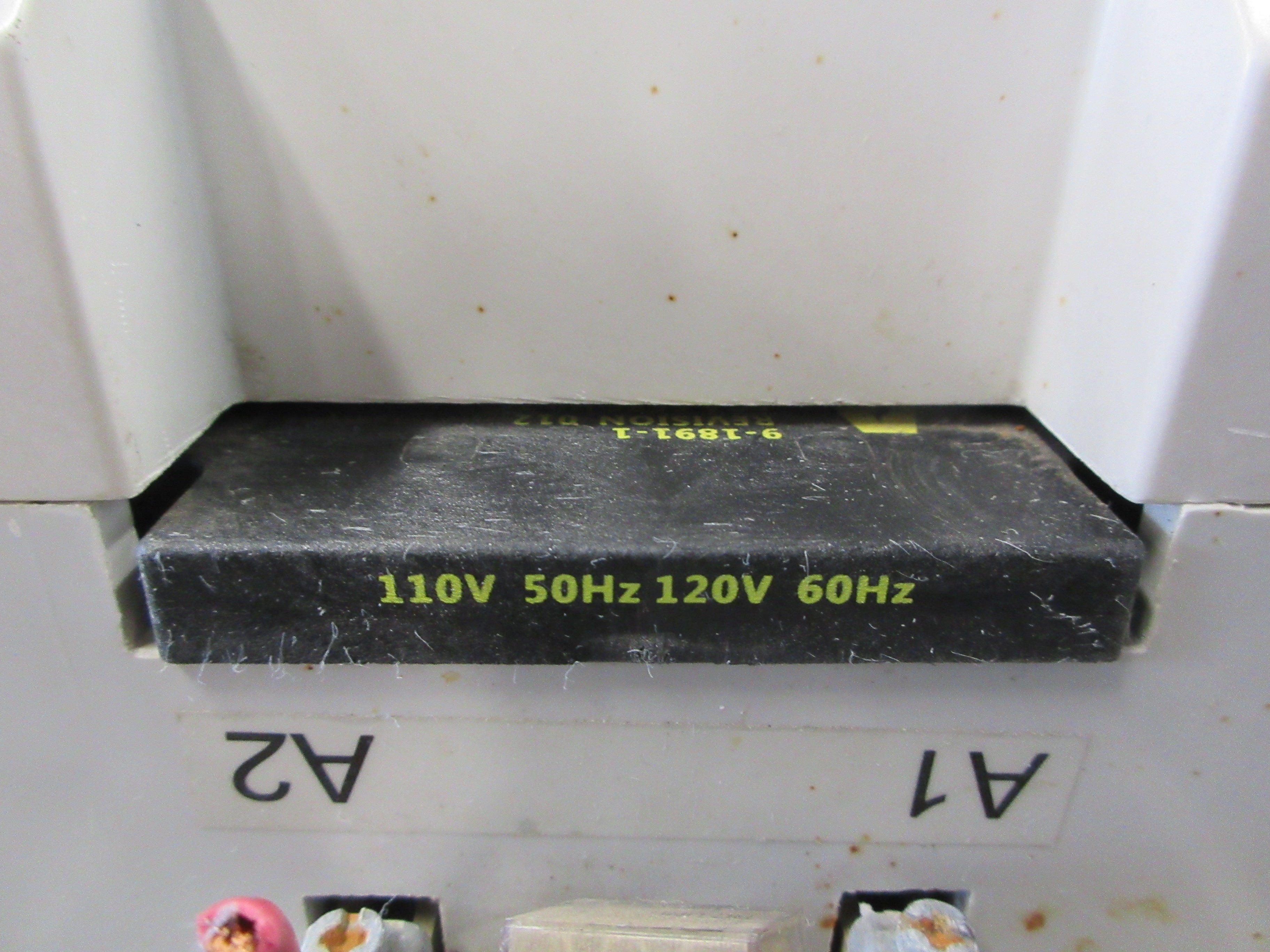 Eaton / Schneider Size 5 Starter CN15SN3 / GV2ME08 120V Coil Trip: 2.5-4A Used