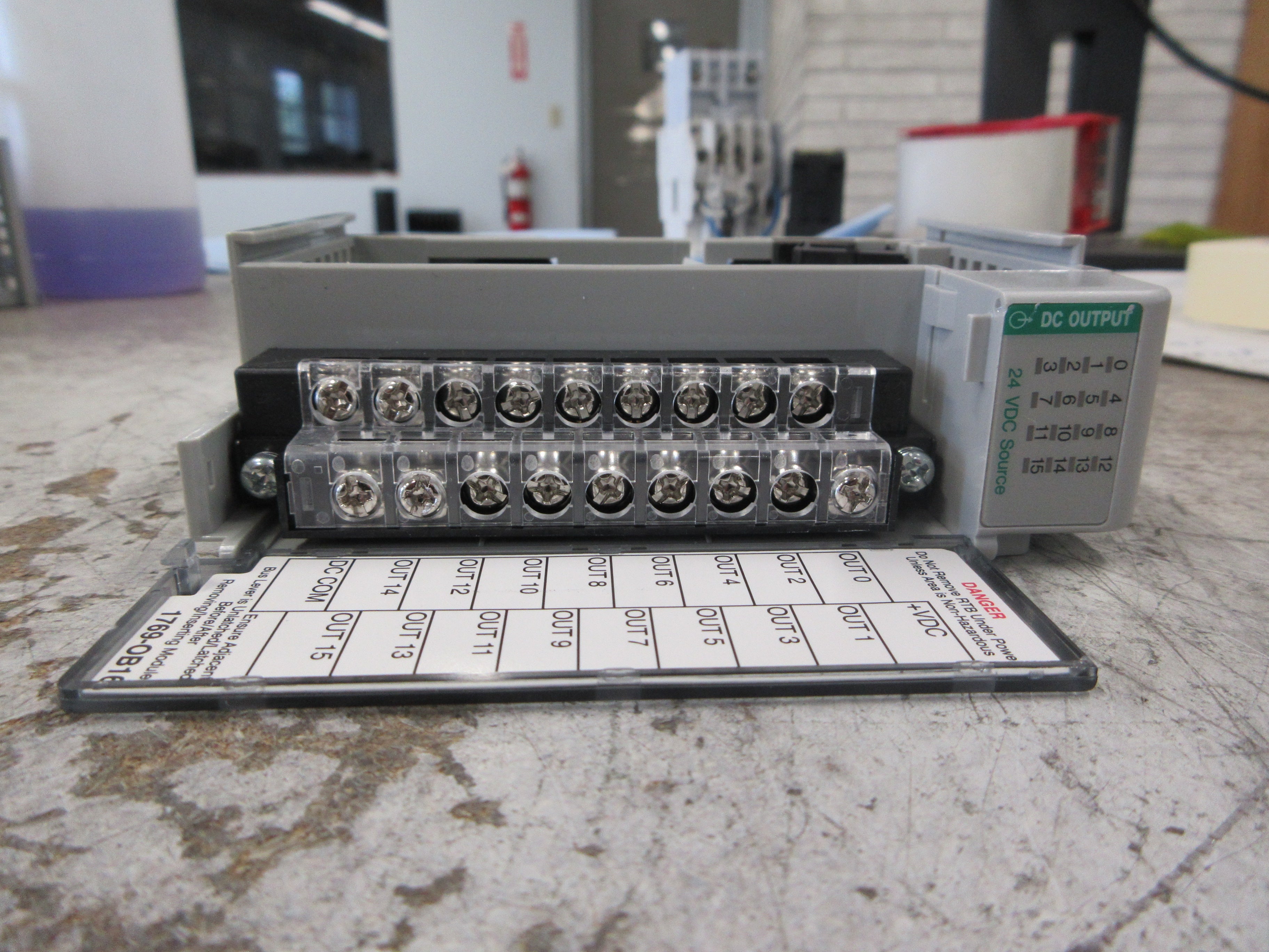 Allen-Bradley Compact I/O Sourcing Output Module 1769-OB16 Ser. B Used