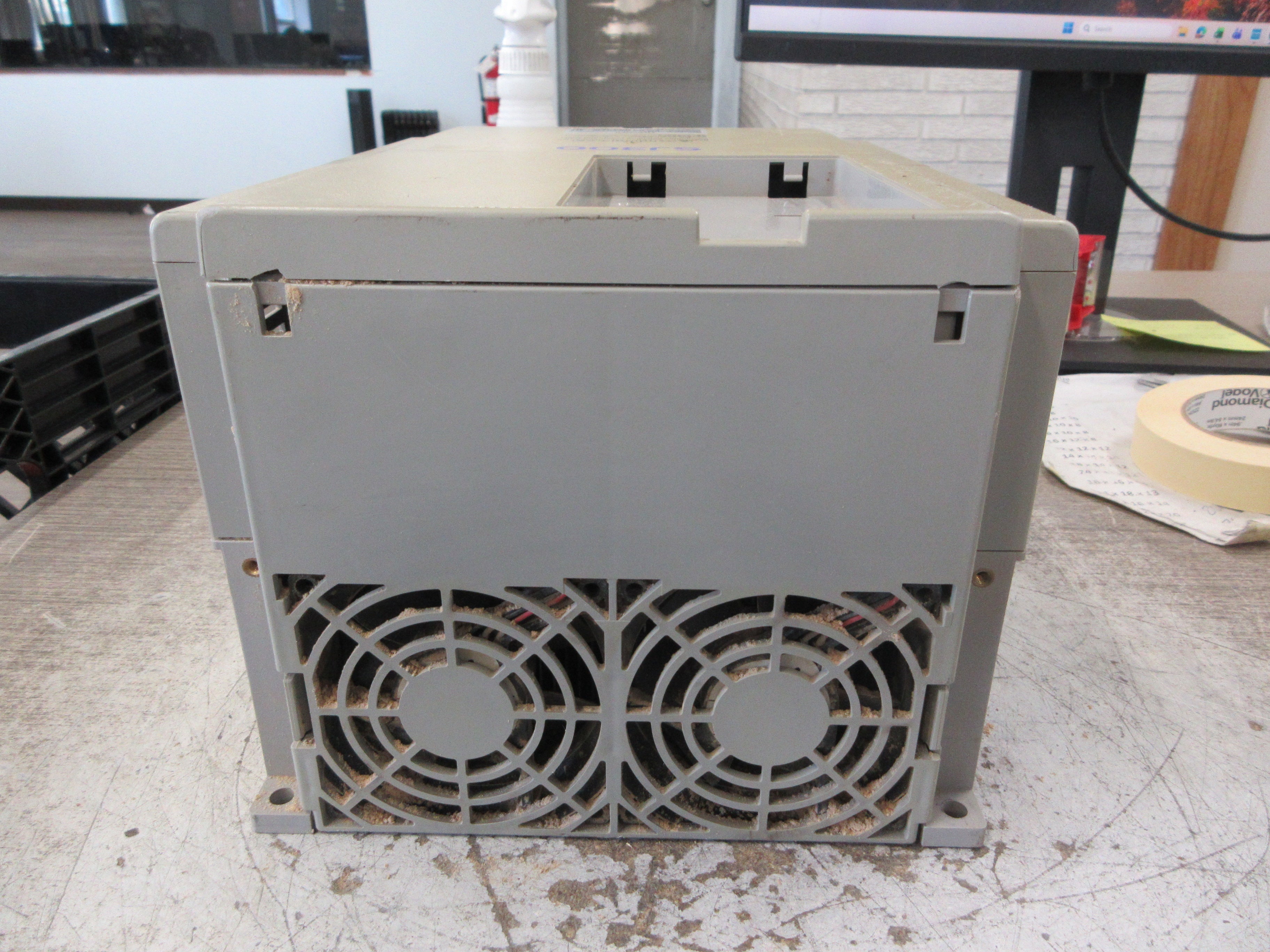Hitachi AC Drive SJ300-110LFU 15HP  Input: 50-60Hz , 200-240V , 3Ph , 51A Used