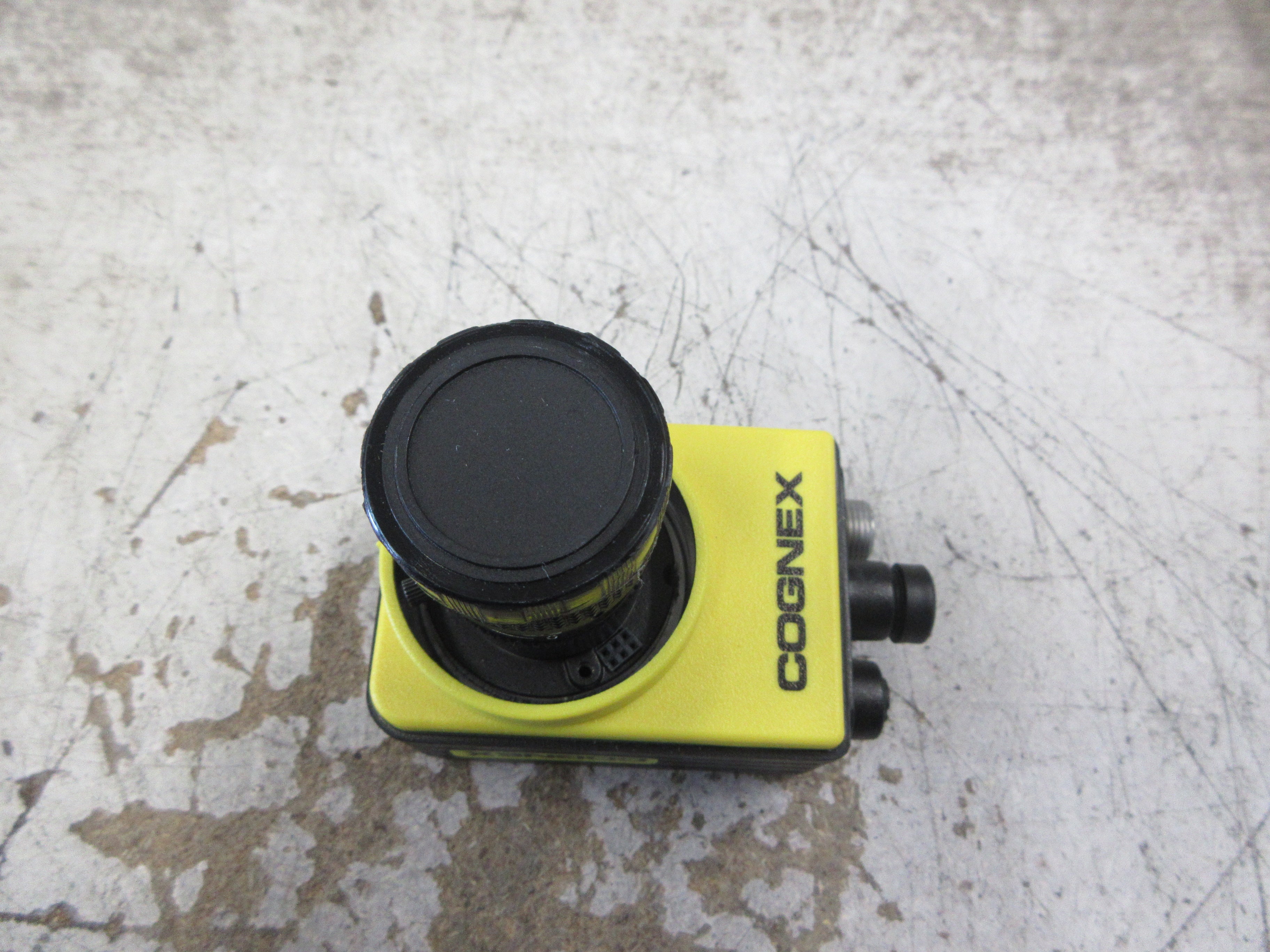 Cognex In-Sight 7000 IS7230 Vision System 825-0352-1RF 24VDC Used