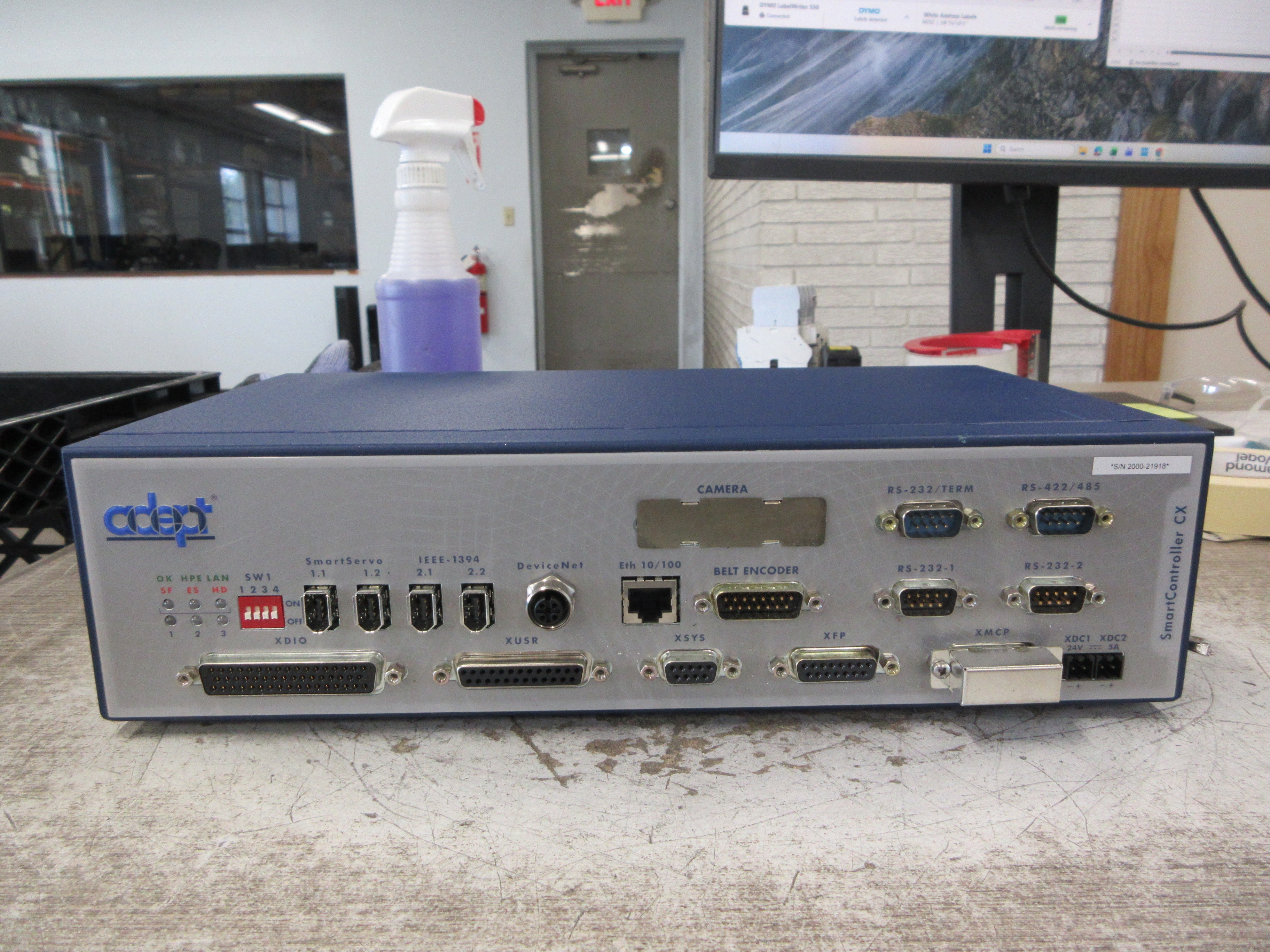 Adept Smart Controller CX 20000-310 Rev: R2 24VDC 5A Used