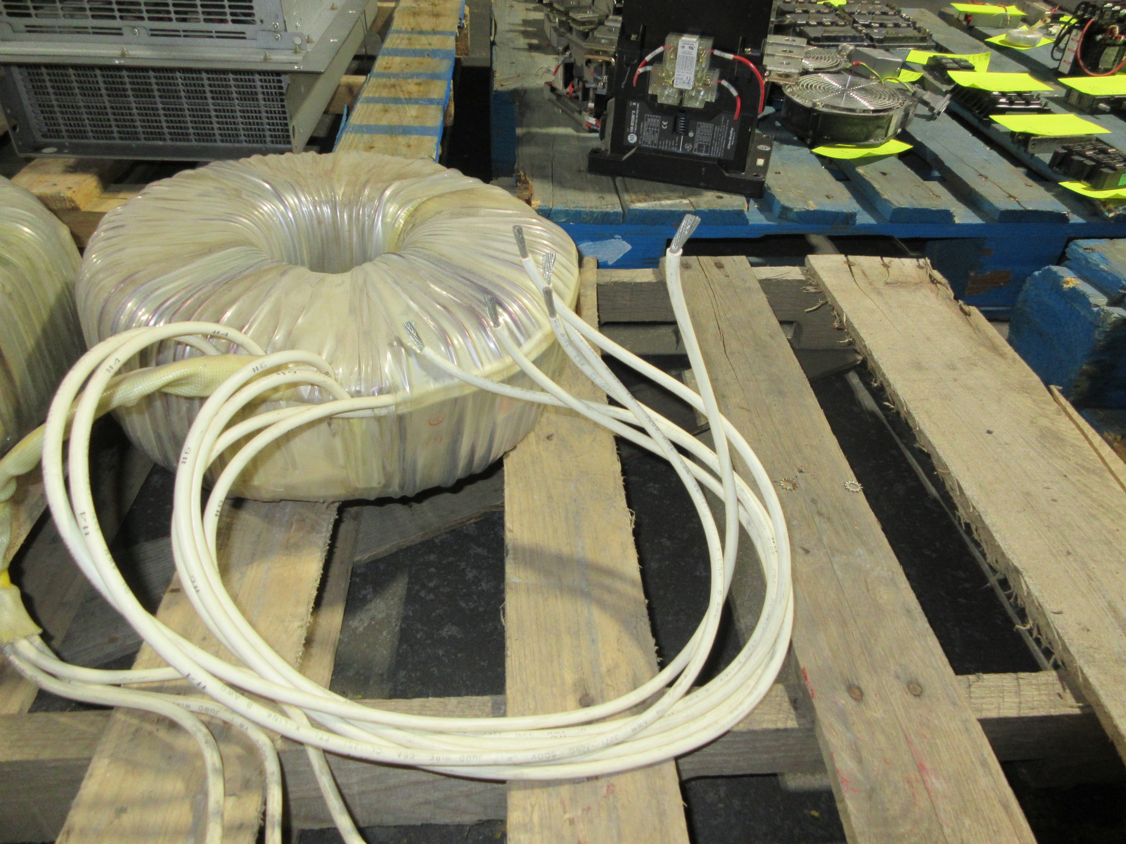 Amveco Magnetics Toroidal Transformer 25463B 8000VA Pri: 208-240V Used