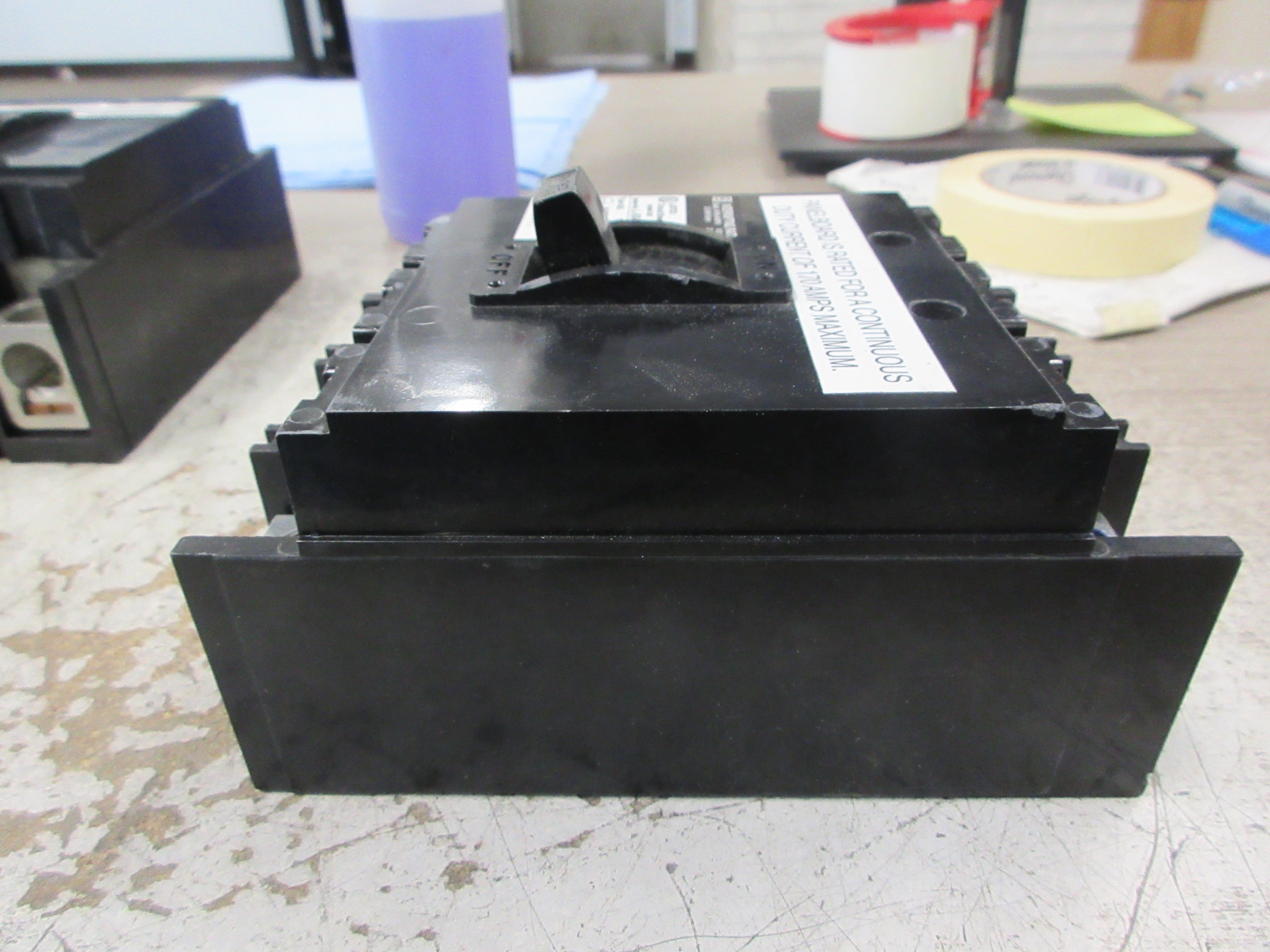 Square D Circuit Breaker Q2L3225H 225A 240V 3P *No Set Screws* Used