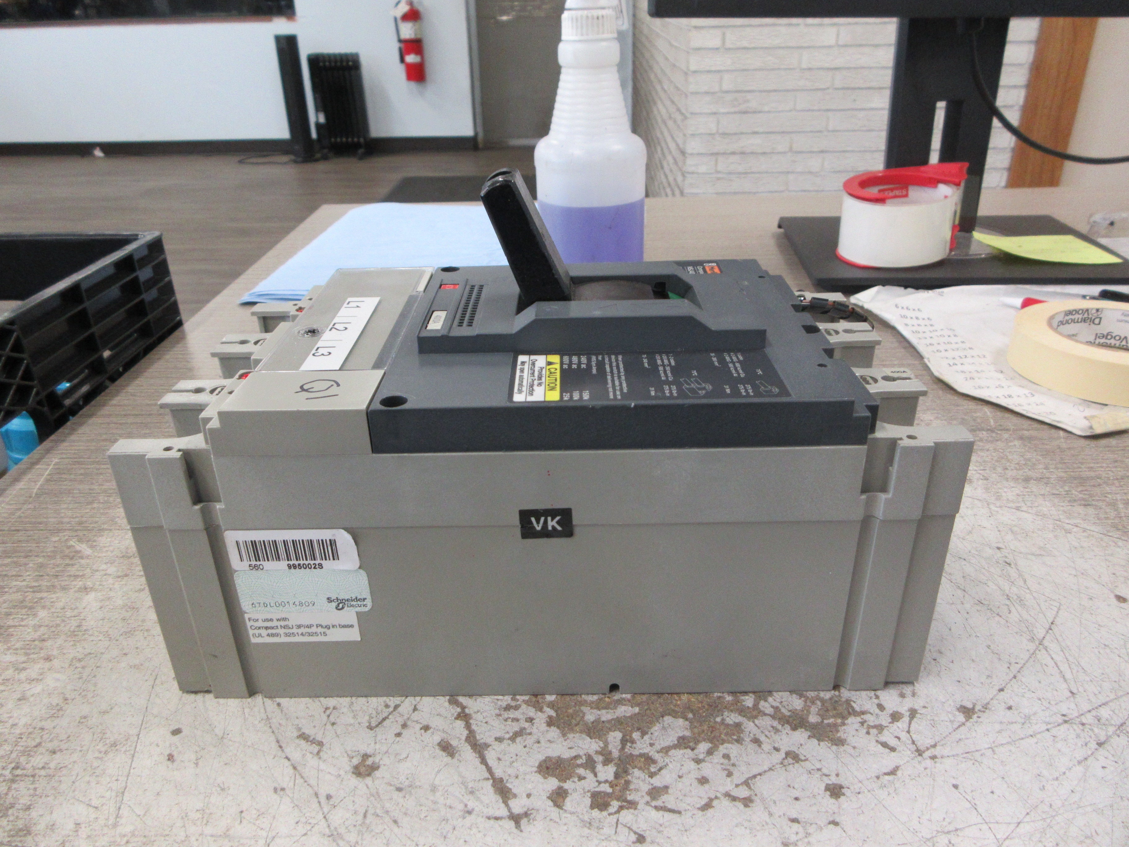 Merlin Gerin Circuit Breaker NSJ400A 400A 600V 50/60Hz 3P W/Connector Used