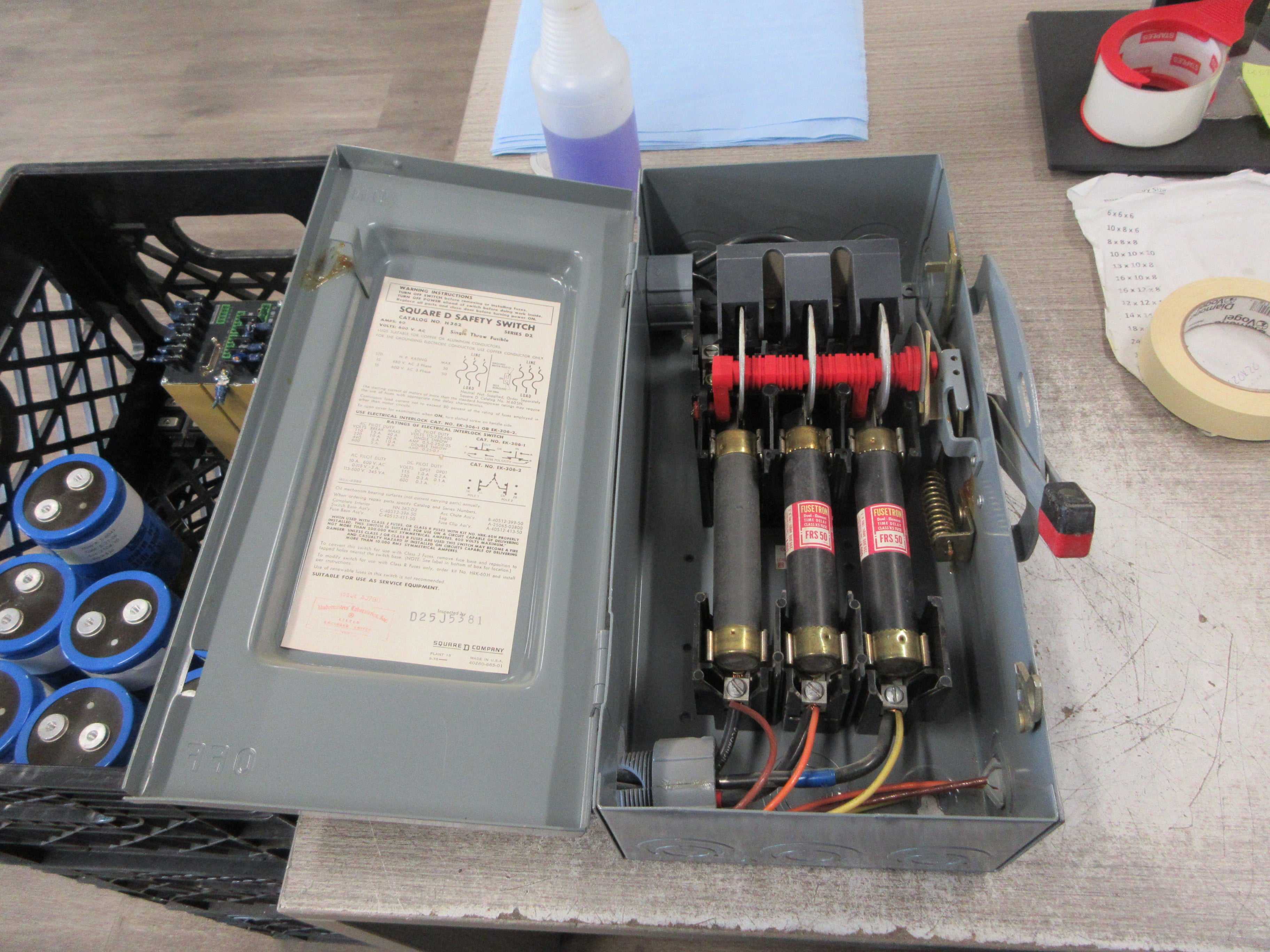 Square D Fusible Safety Switch H362 Ser. D2 60A 600V 3P Used