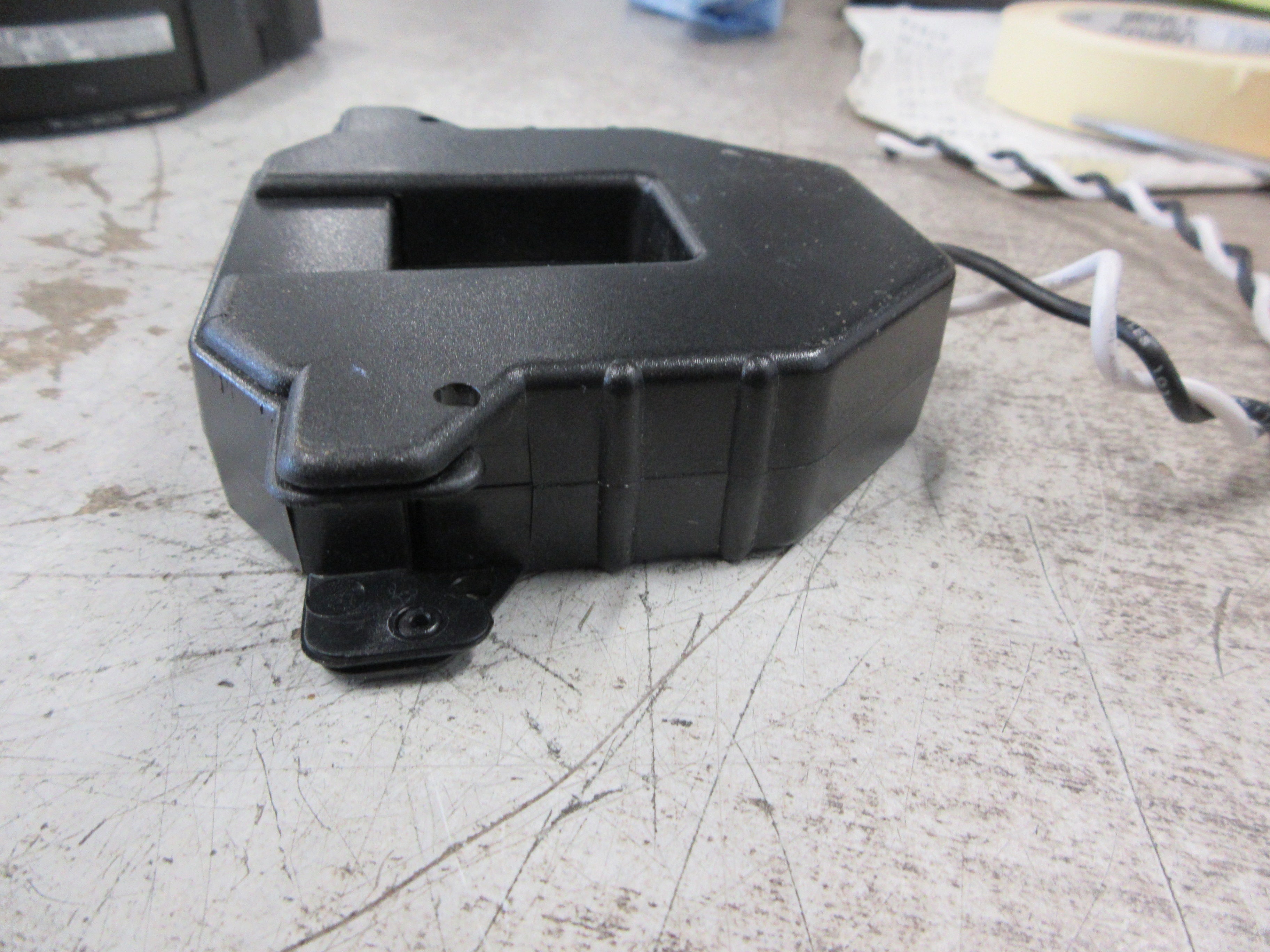 Square D Split-Core Current Transformer 3090SCCT032 Ratio 300:5A 600V Used