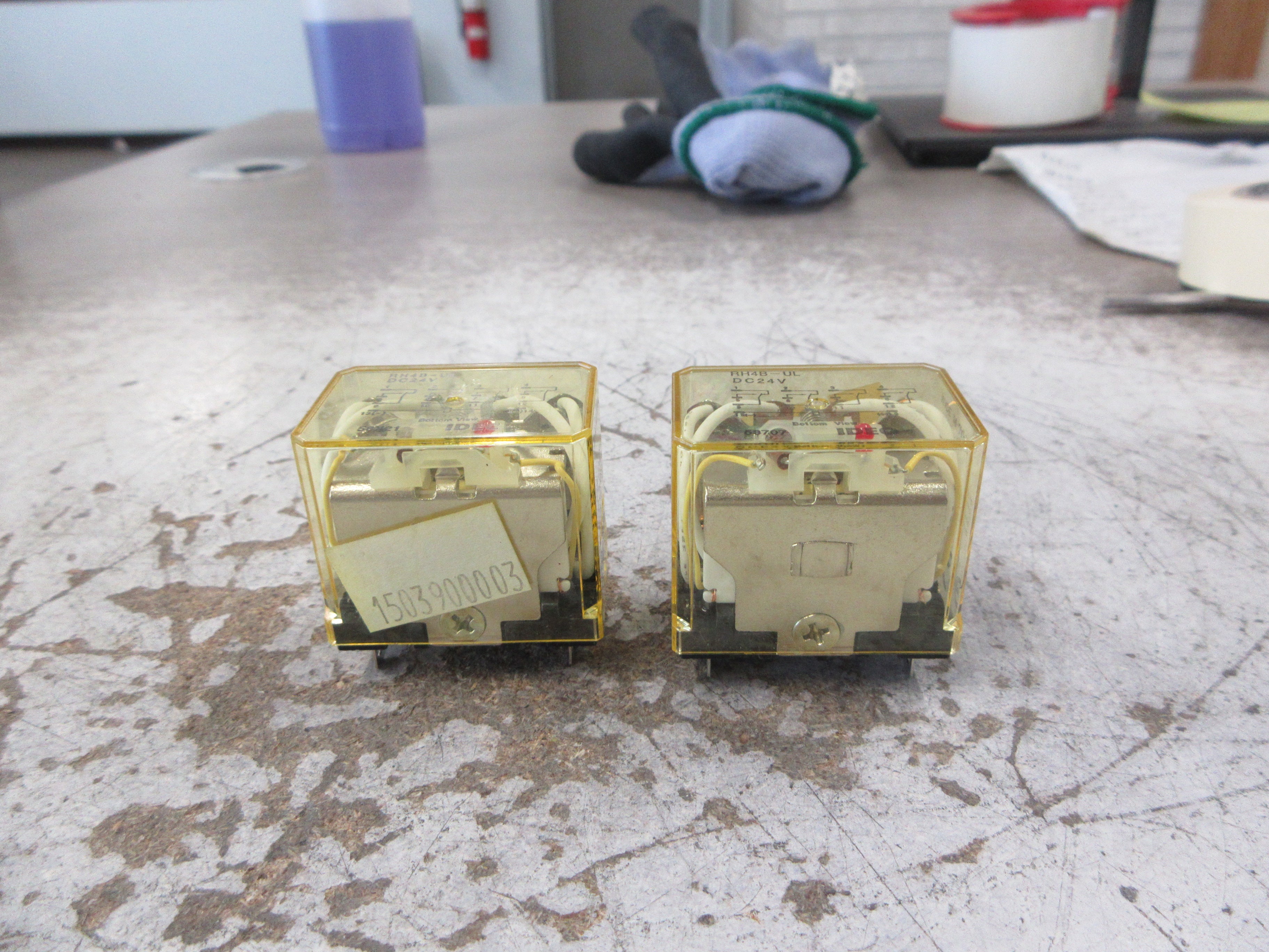 IDEC Relay RH4B-UL 24VDC *Lot of 2* Used