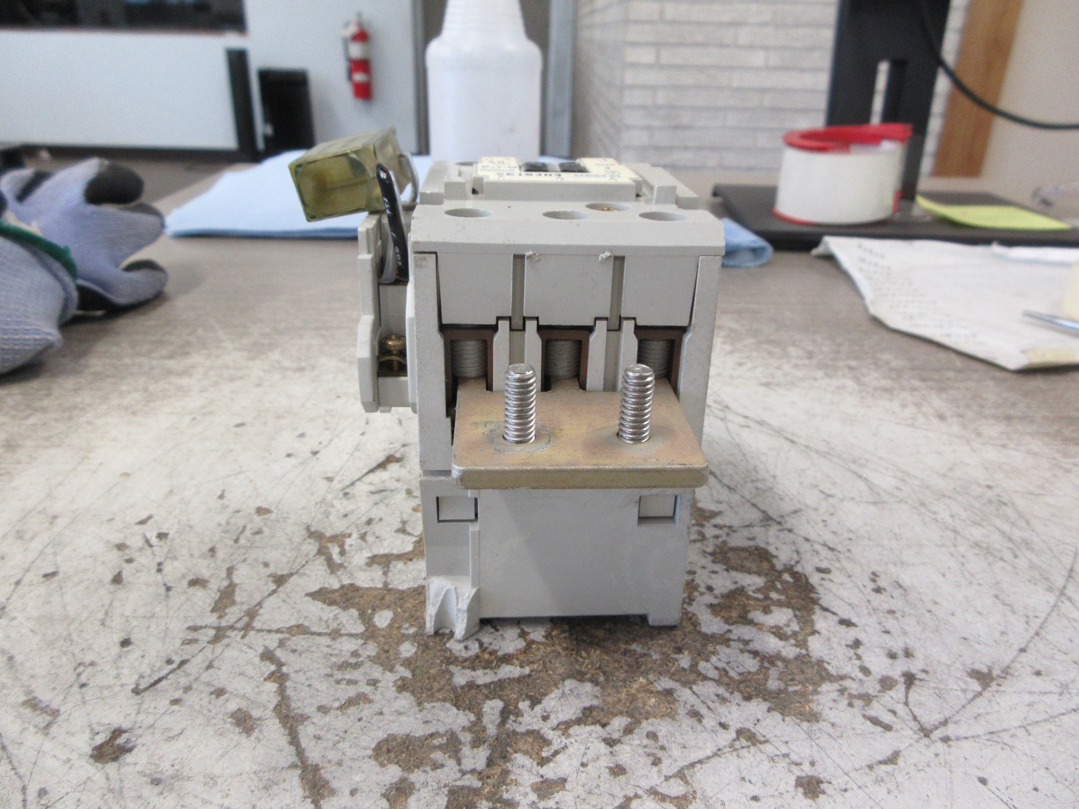 Eaton Size J Contactor CE15JN3 Ser. A1 120V Coil 60A (1) Aux Contact Used
