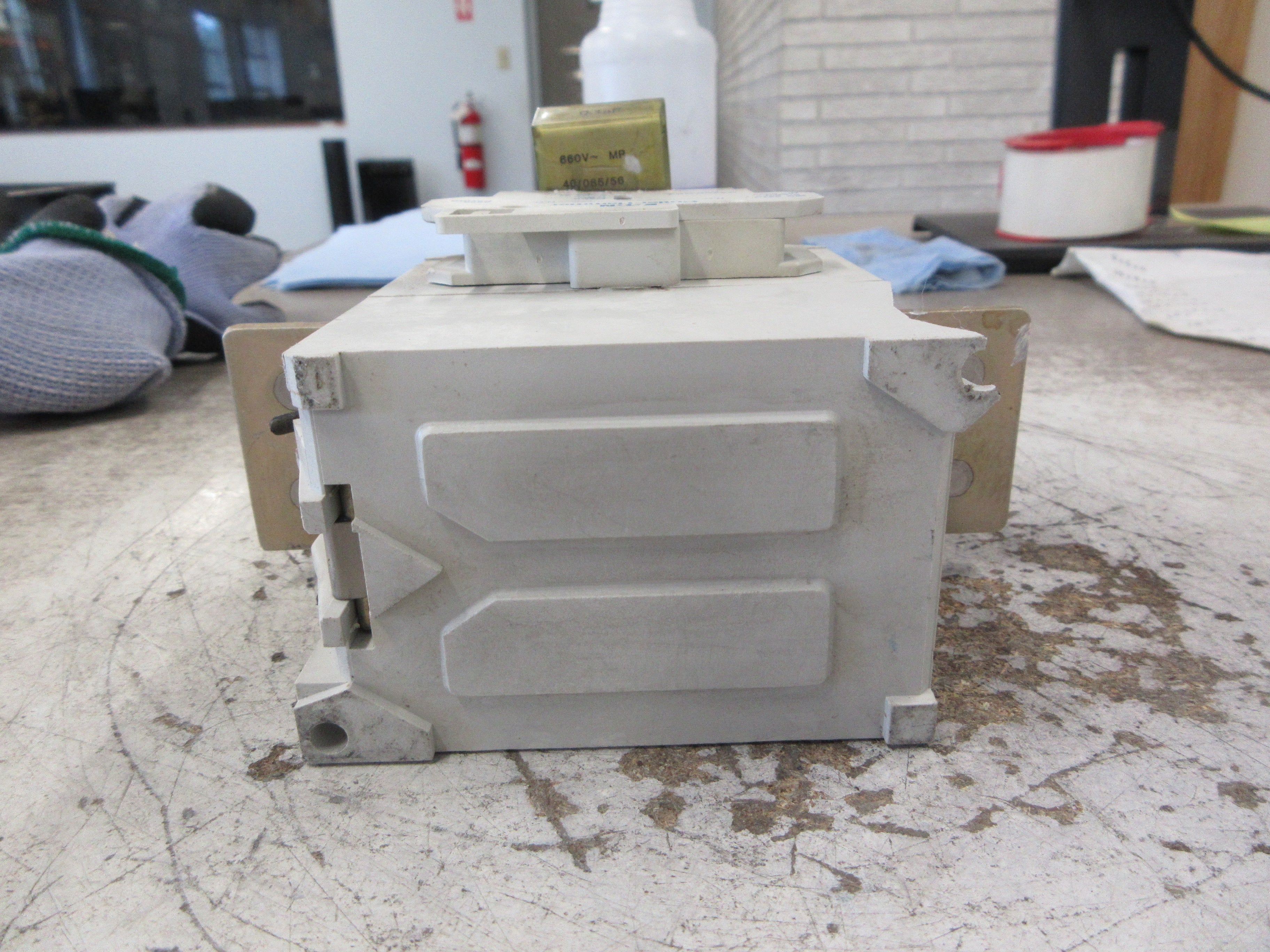 Eaton Size J Contactor CE15JN3 Ser. A1 120V Coil 60A (1) Aux Contact Used