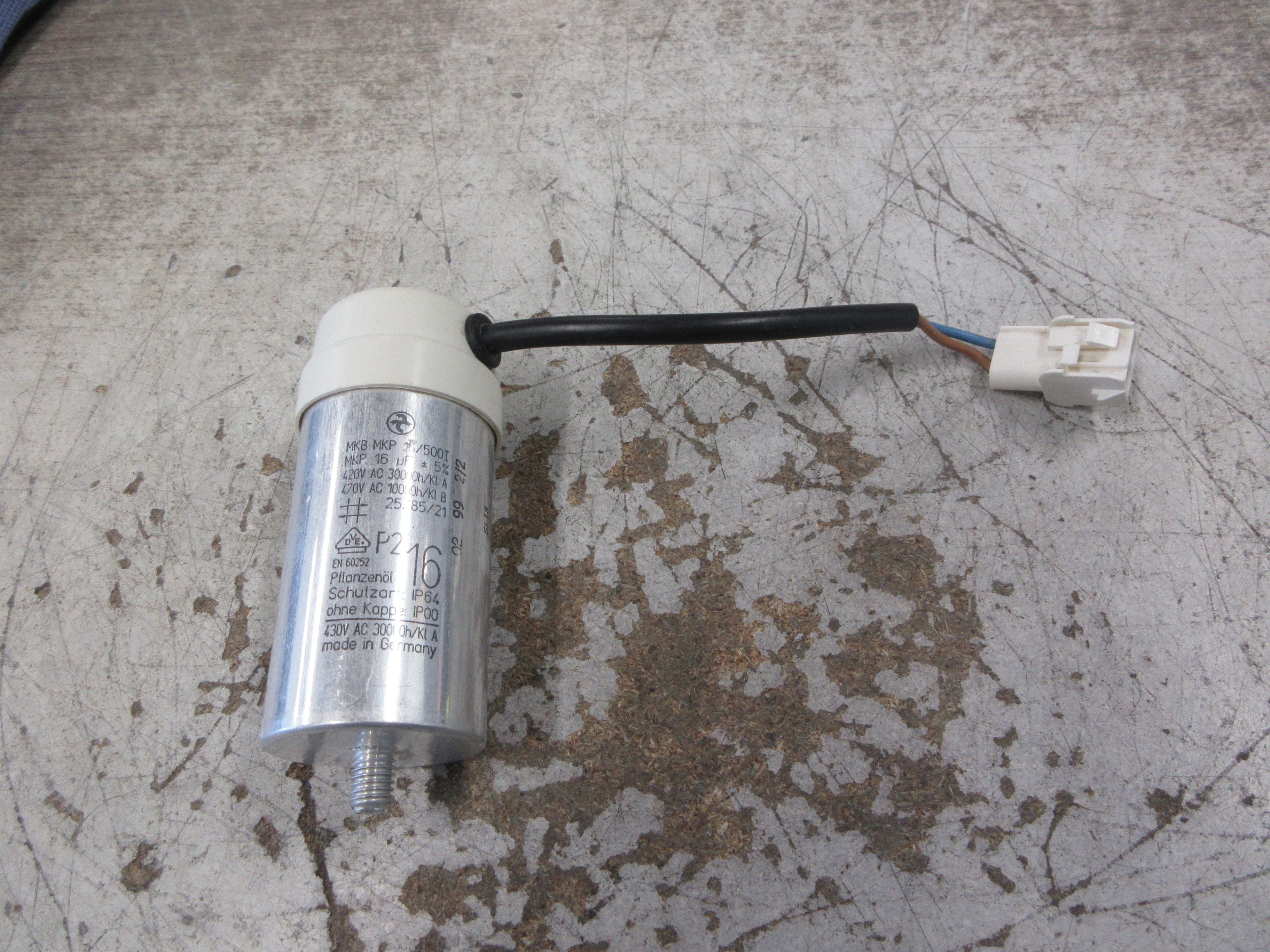 Pflanzenol Capacitor MKB MKP 16/500I 16uF 420/470V Used