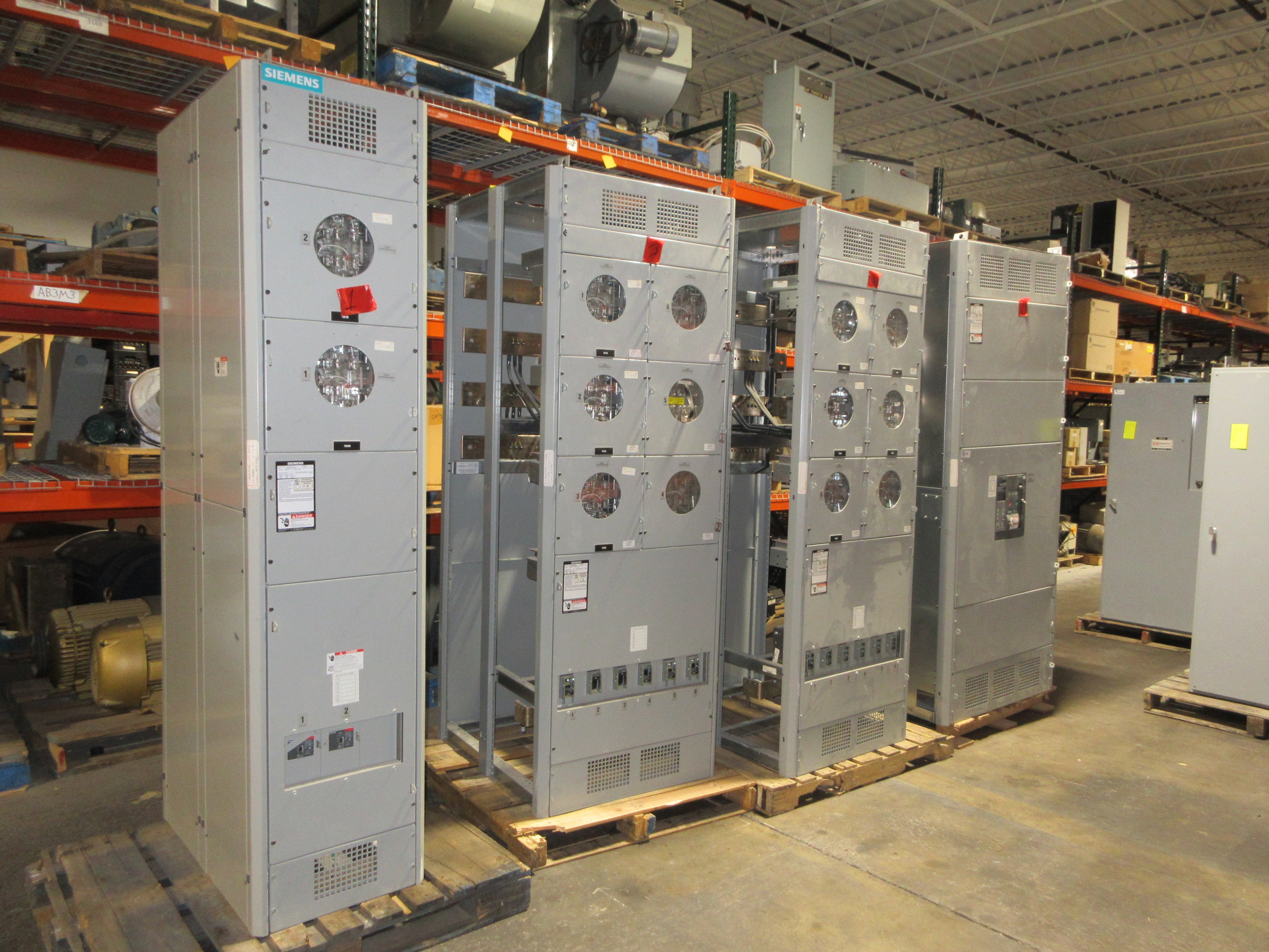 Siemens Meter Stack SB3 Rev. A 480Y/277V 60Hz 3Ph 4W 2500A 14-Position Used