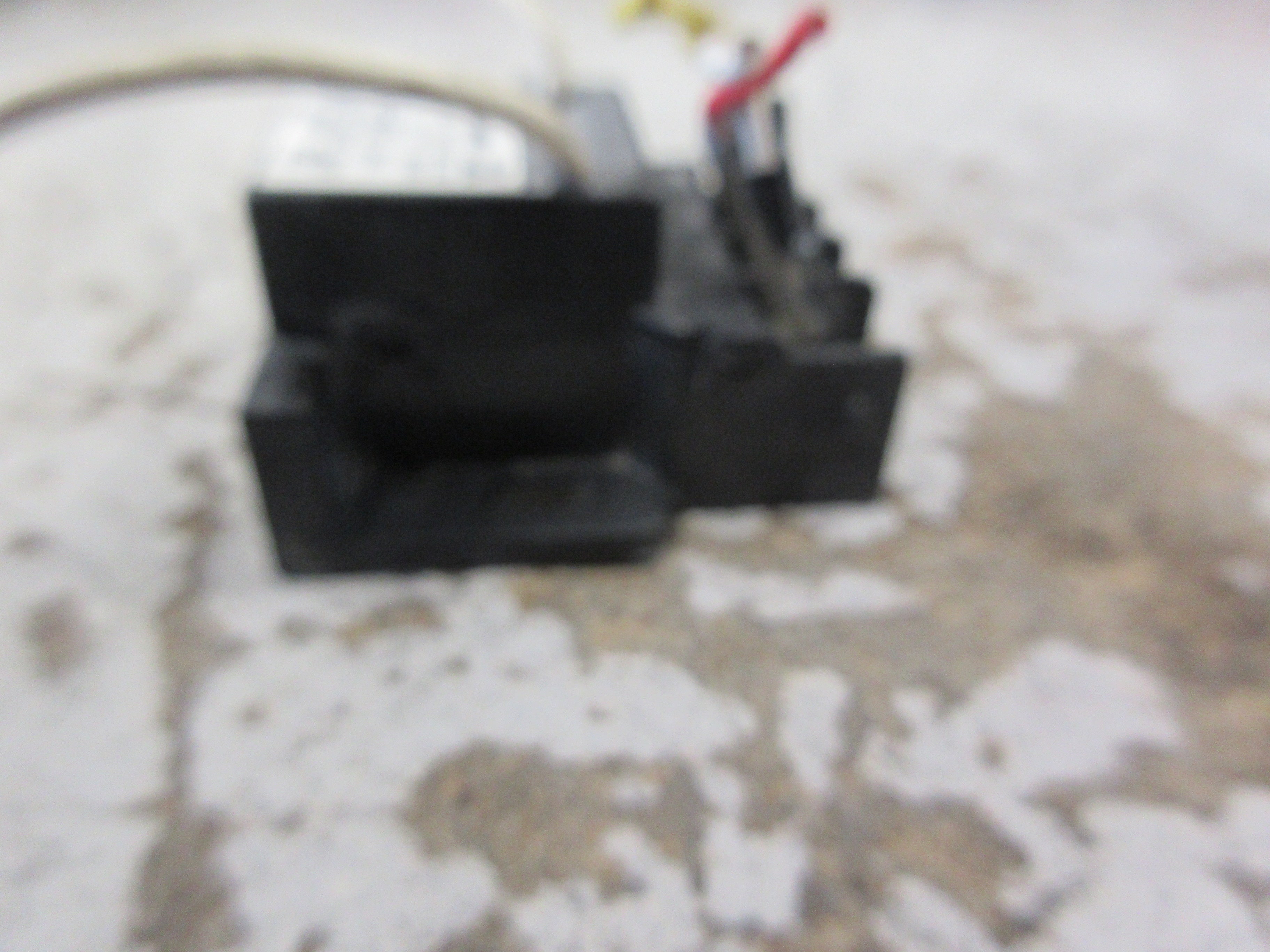Yaskawa Coil Drive Unit TCU-500U Input: 24VDC Output: 250VAC Used