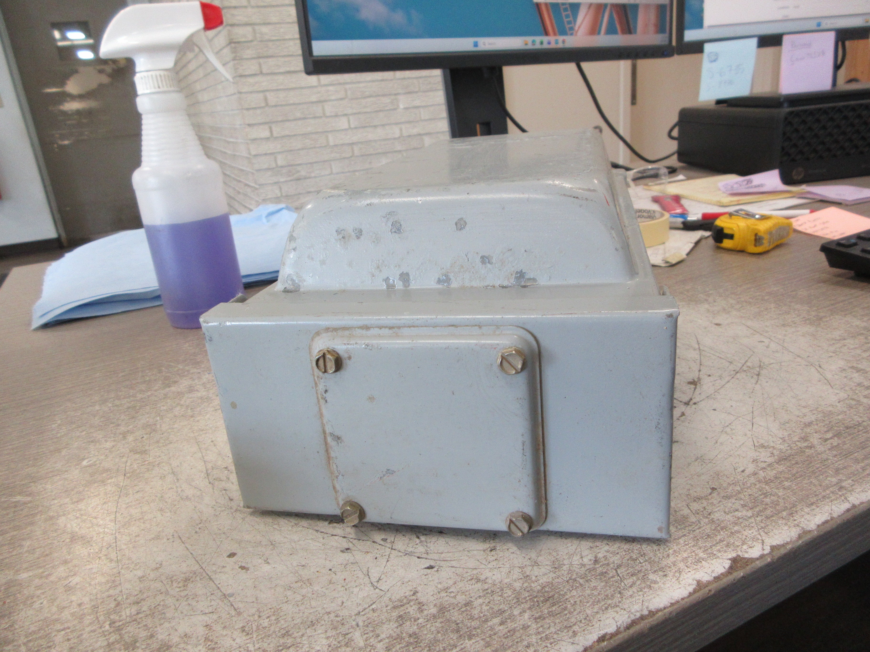 Midwest Electric 3R Power Outlet U011C010 70A Max 120/240V 3W 1Ph Used