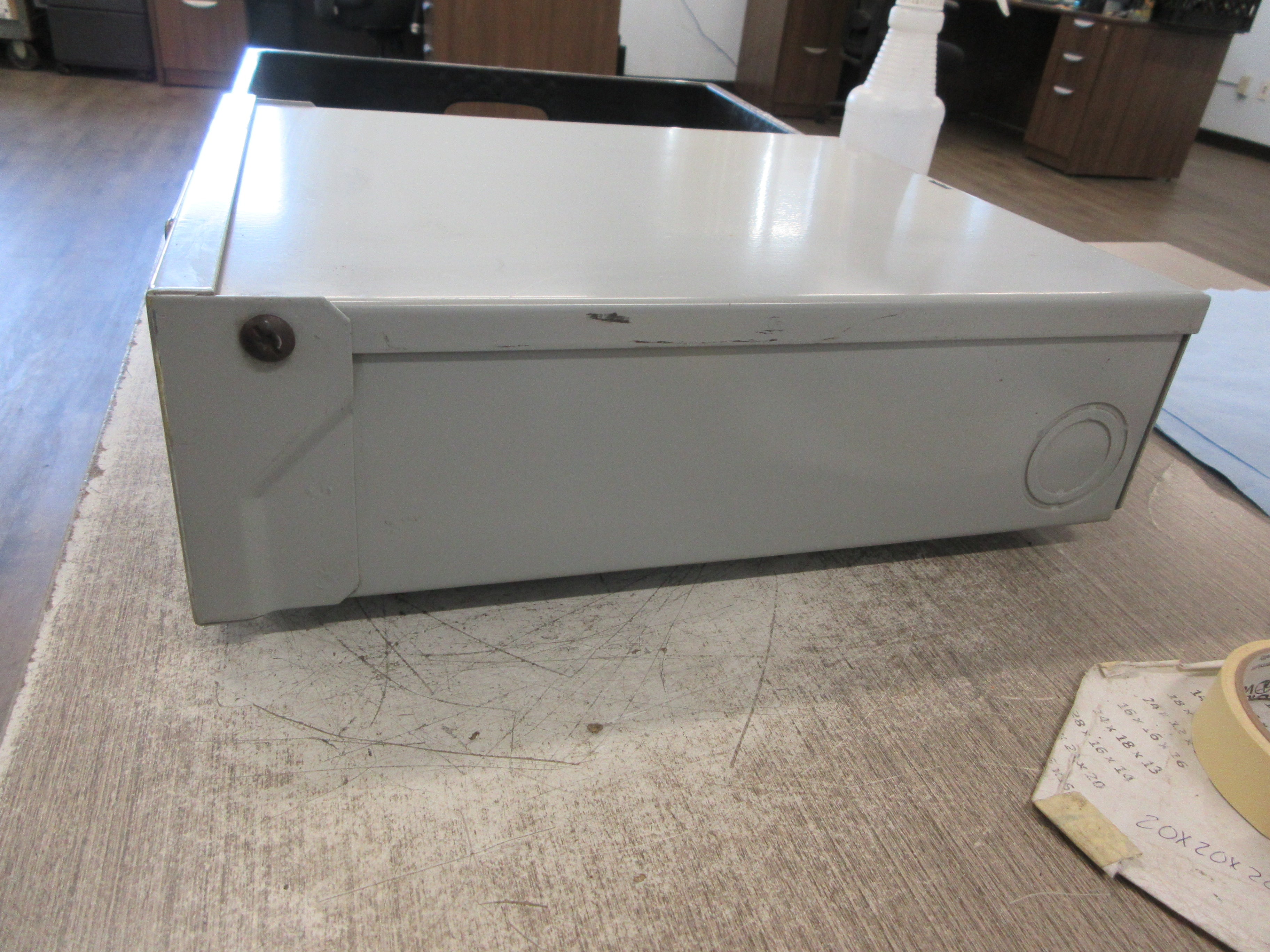 Siemens Main Lug Circuit Breaker Panel W0816ML1125CU 208Y/120V 125A Max 1Ph Used