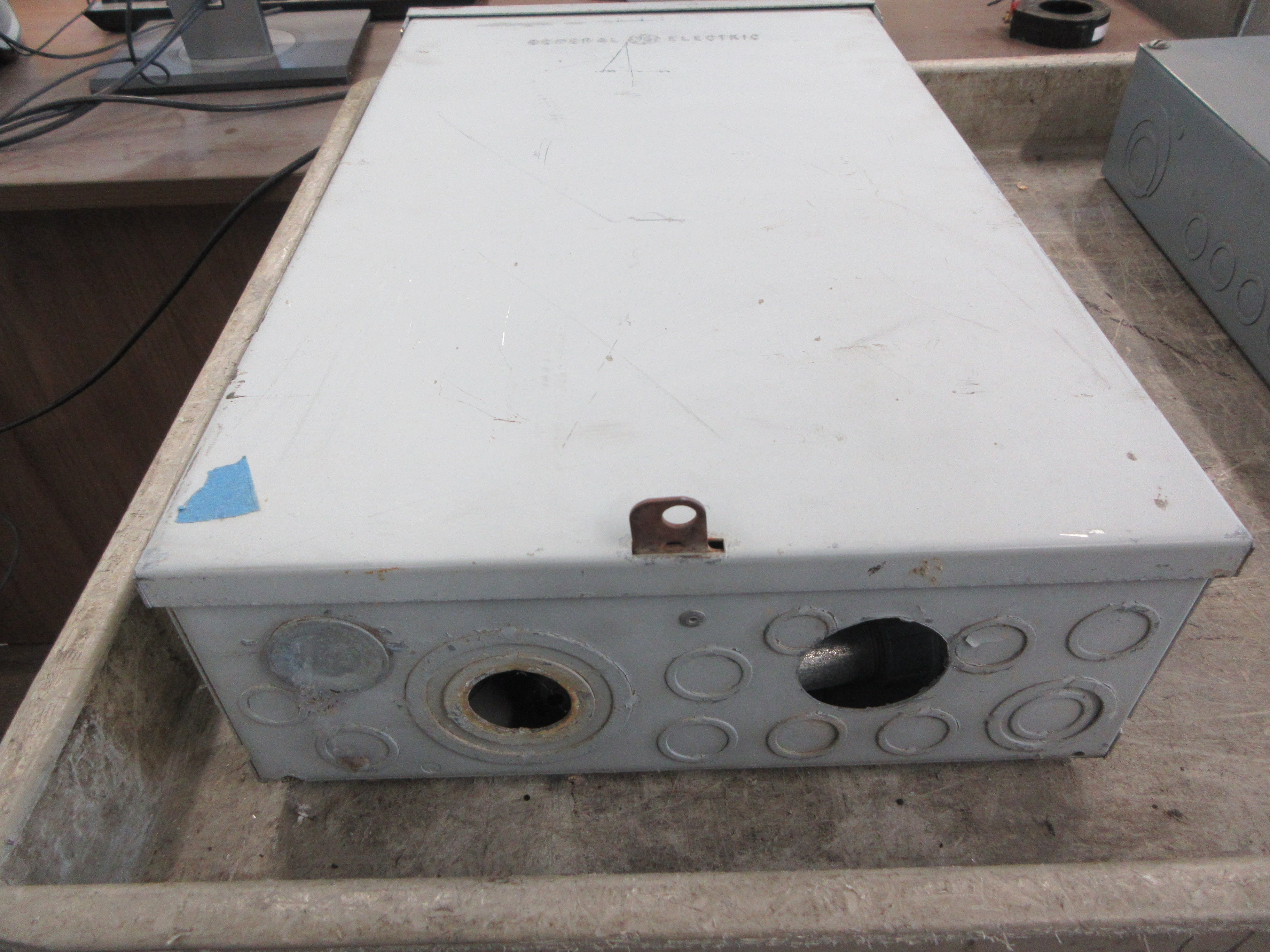 GE Main Breaker Circuit Breaker Panel Main 50A 2P 100A Max 120-240V 1Ph Used