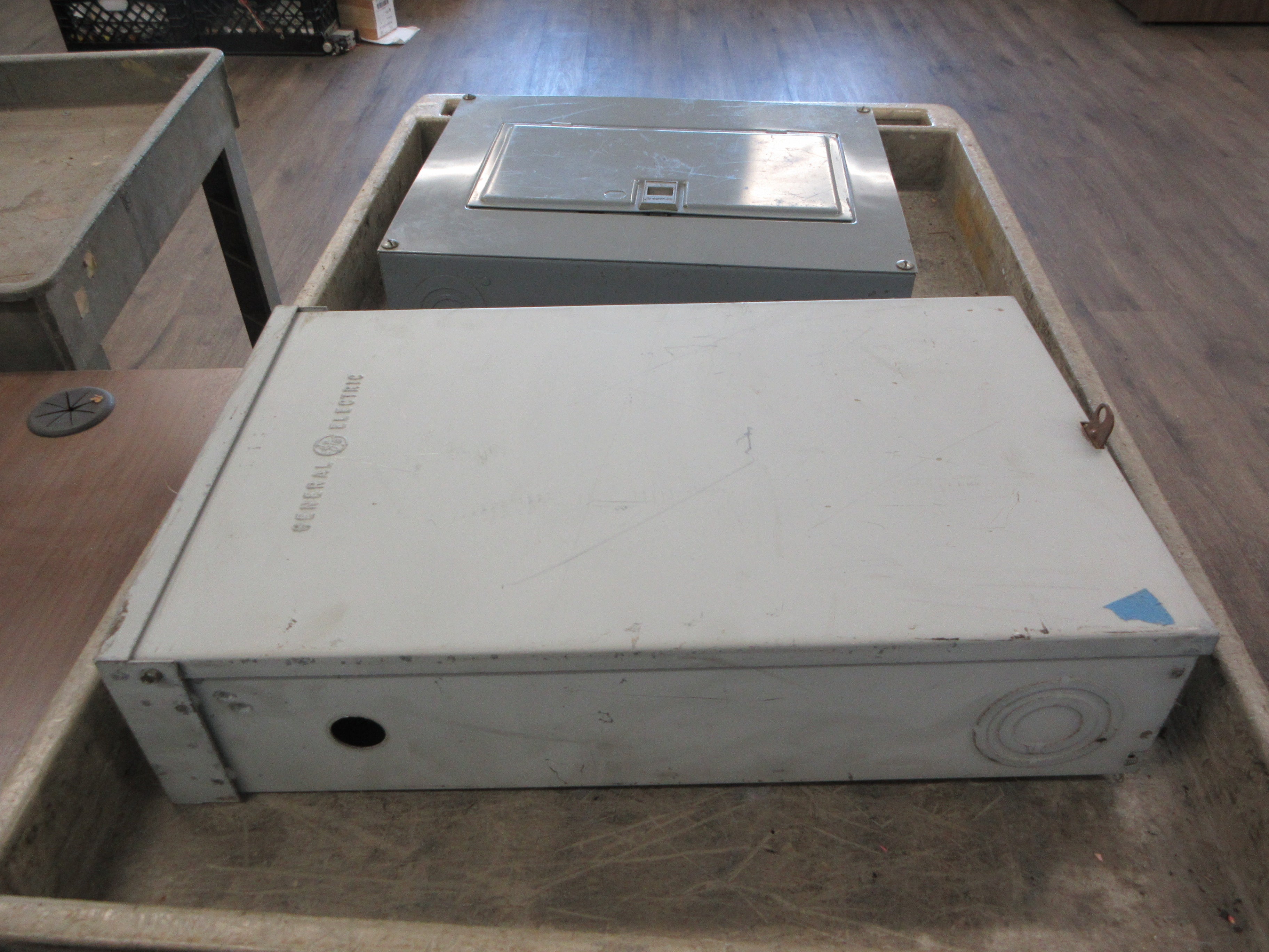 GE Main Breaker Circuit Breaker Panel Main 50A 2P 100A Max 120-240V 1Ph Used