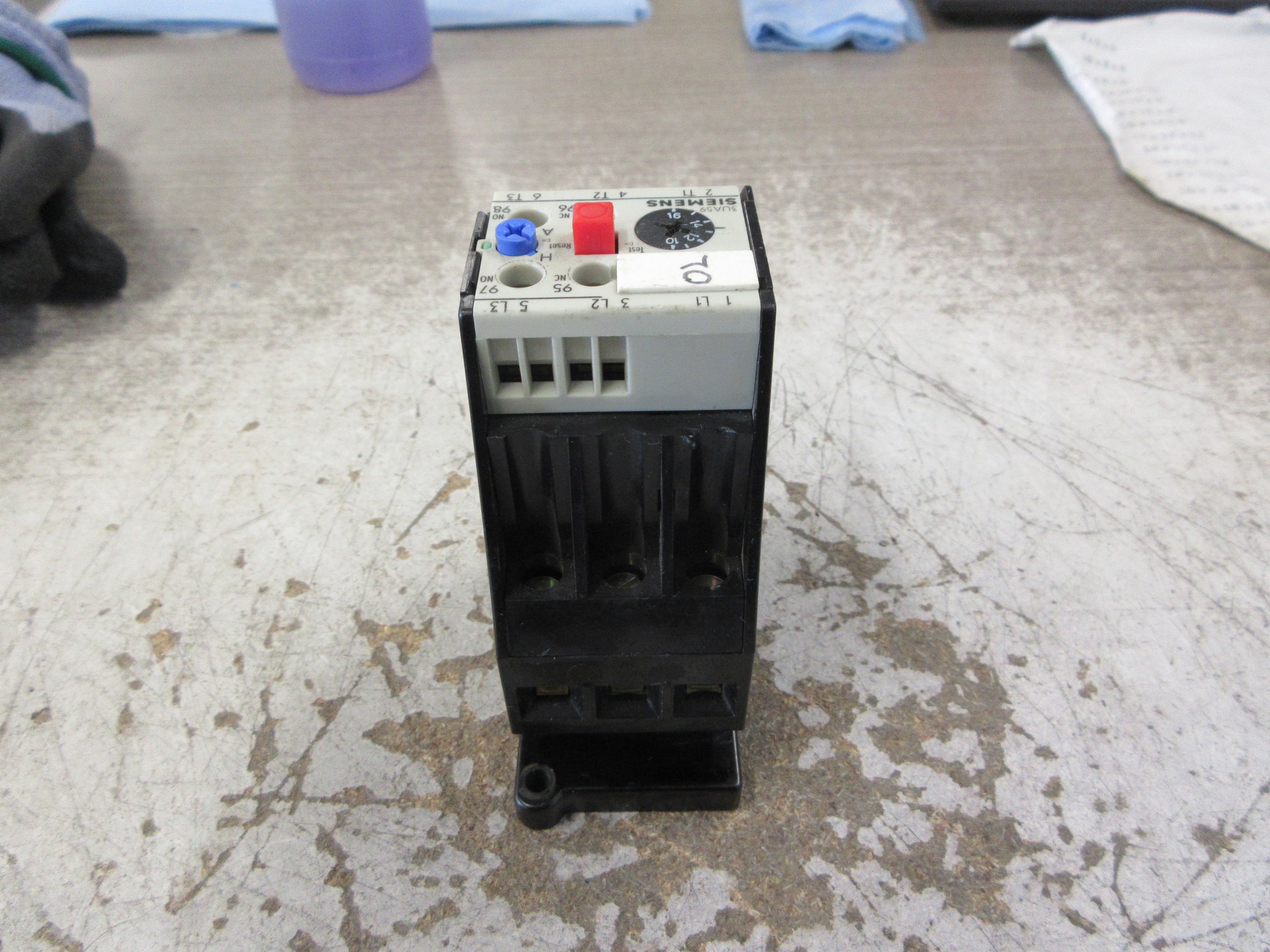 Siemens Solid State Overload 3UA59 00-2A Trip: 10-16A *Chipped Corner*  Used
