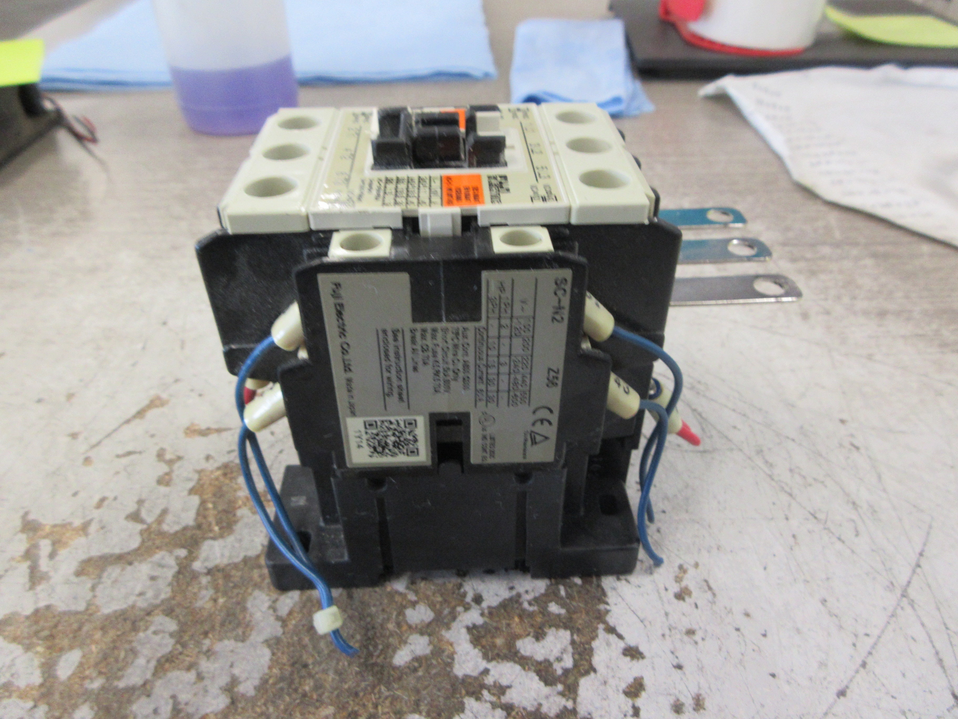 Fuji Electric Contactor SC-N2 Z56 220-240V Coil 40A W/Surge Suppressor Used