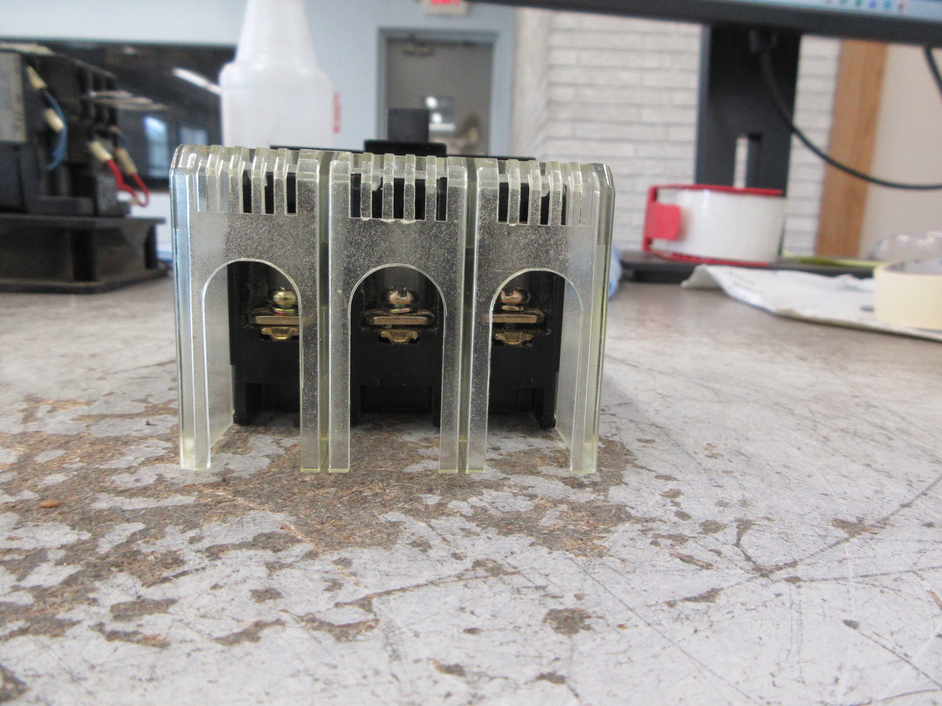 Fuji Electric Circuit Breaker SA33B 20A 460V 3P (1) Terminal Cover Used