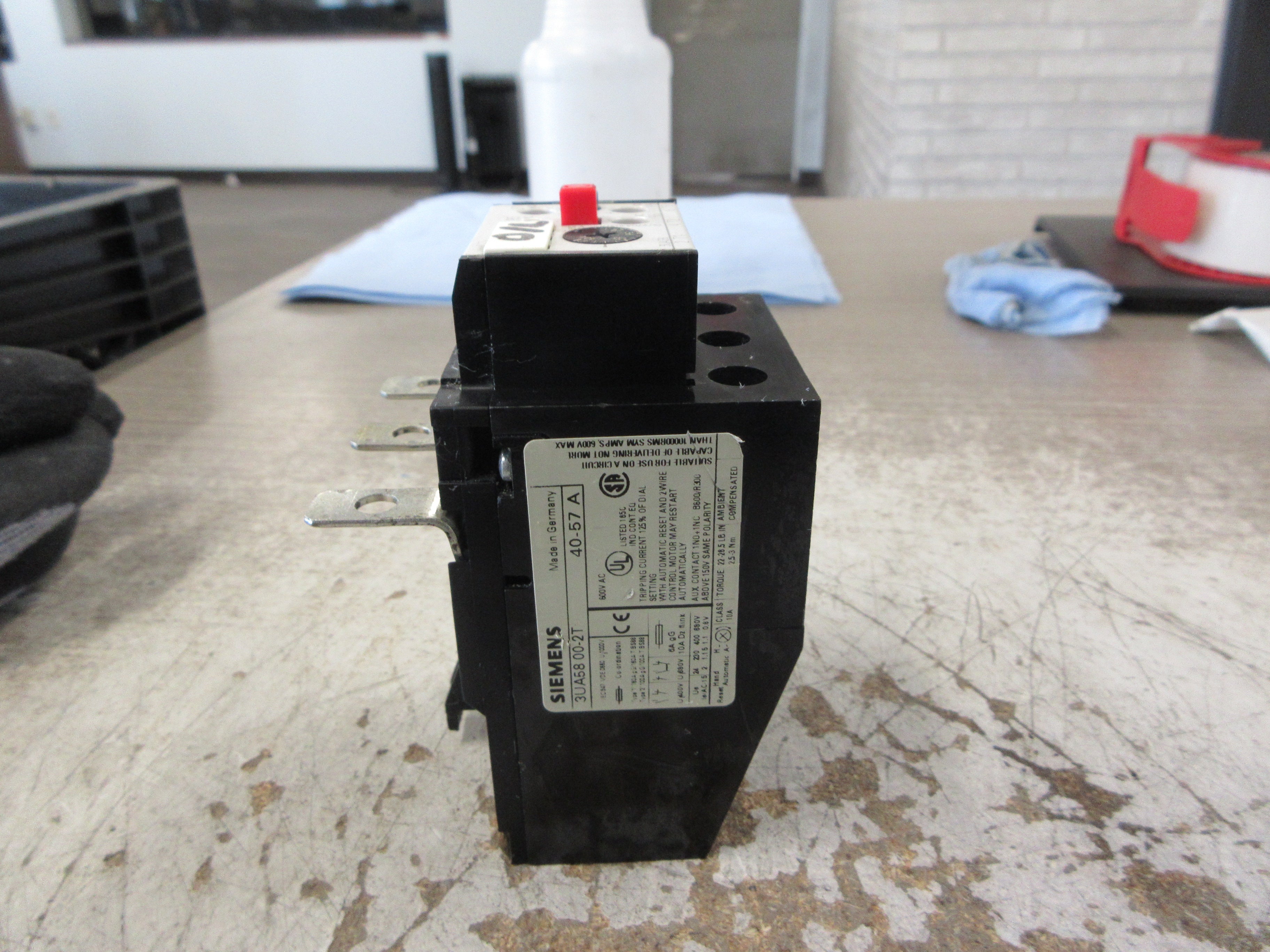 Siemens Solid State Overload 3UA58 00-2T Trip: 40-57A 600V Used