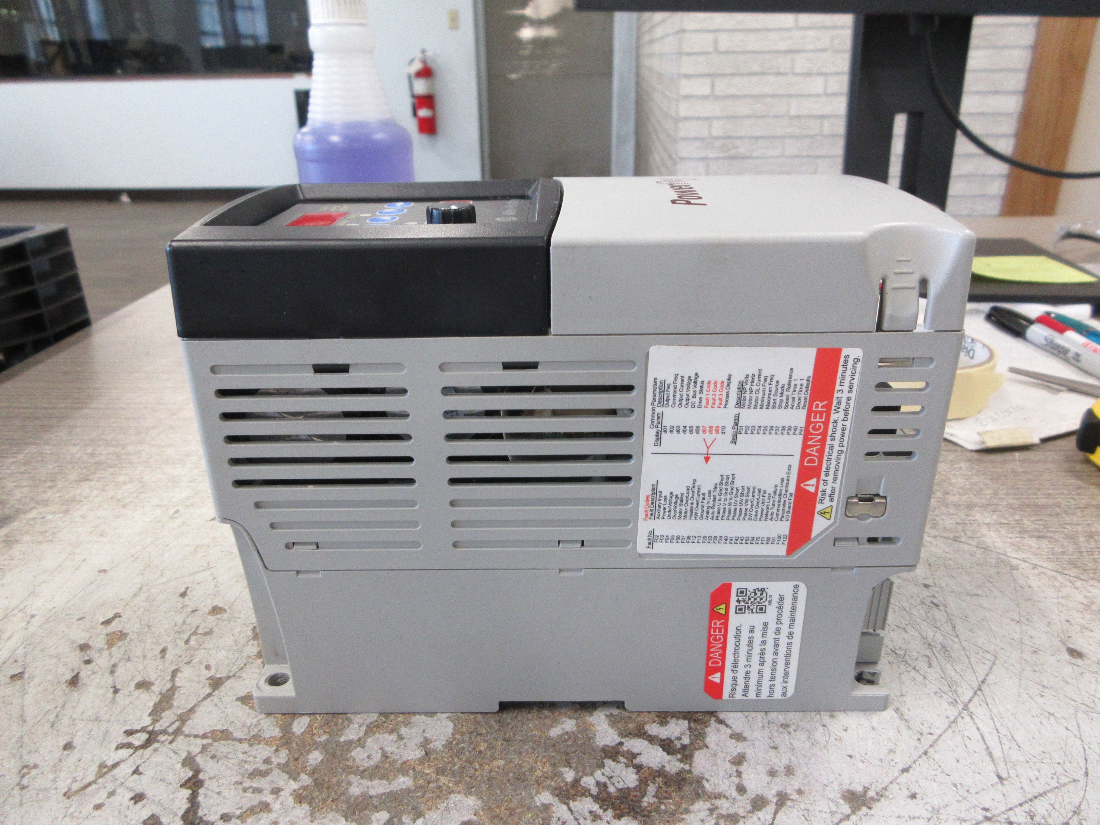 Allen-Bradley PowerFlex 4 AC Drive 22A-D8P7N104 Ser. A F/W: 6.01 5HP 3Ph Used