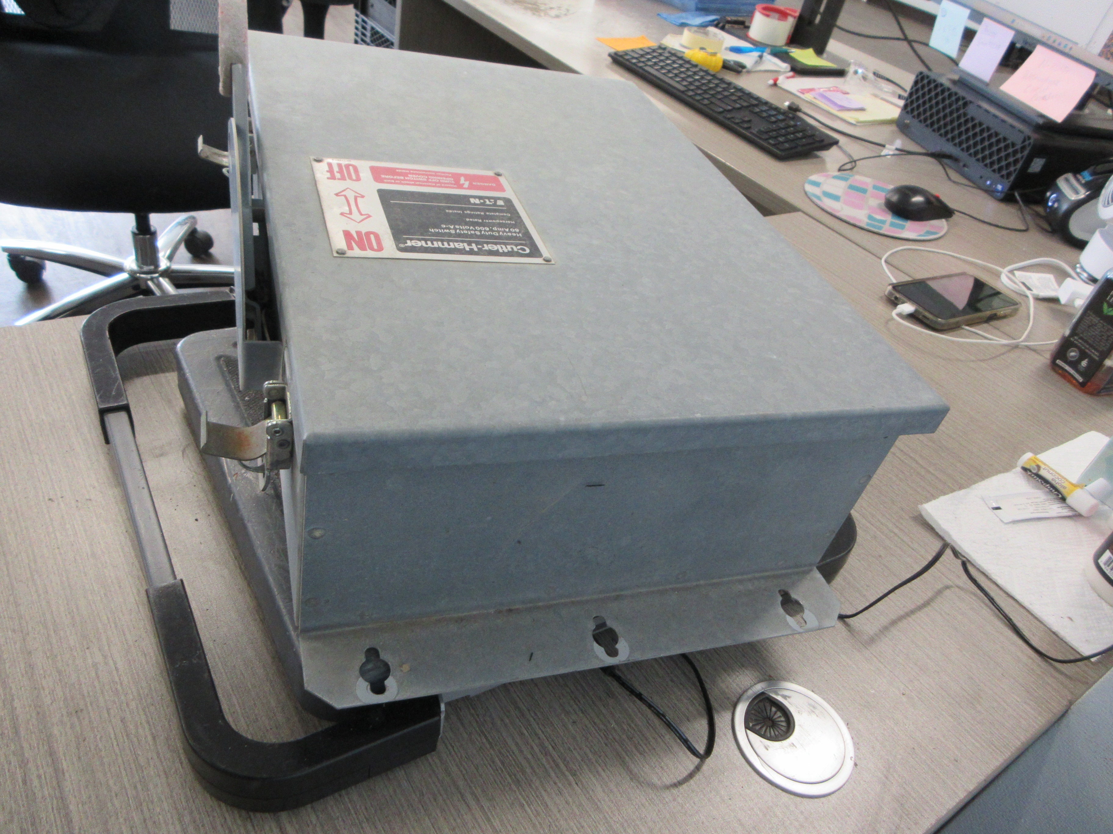 Eaton Cutler-Hammer 3R Non-Fusible Safety Switch/Disconnect DH662UDK 60A Used