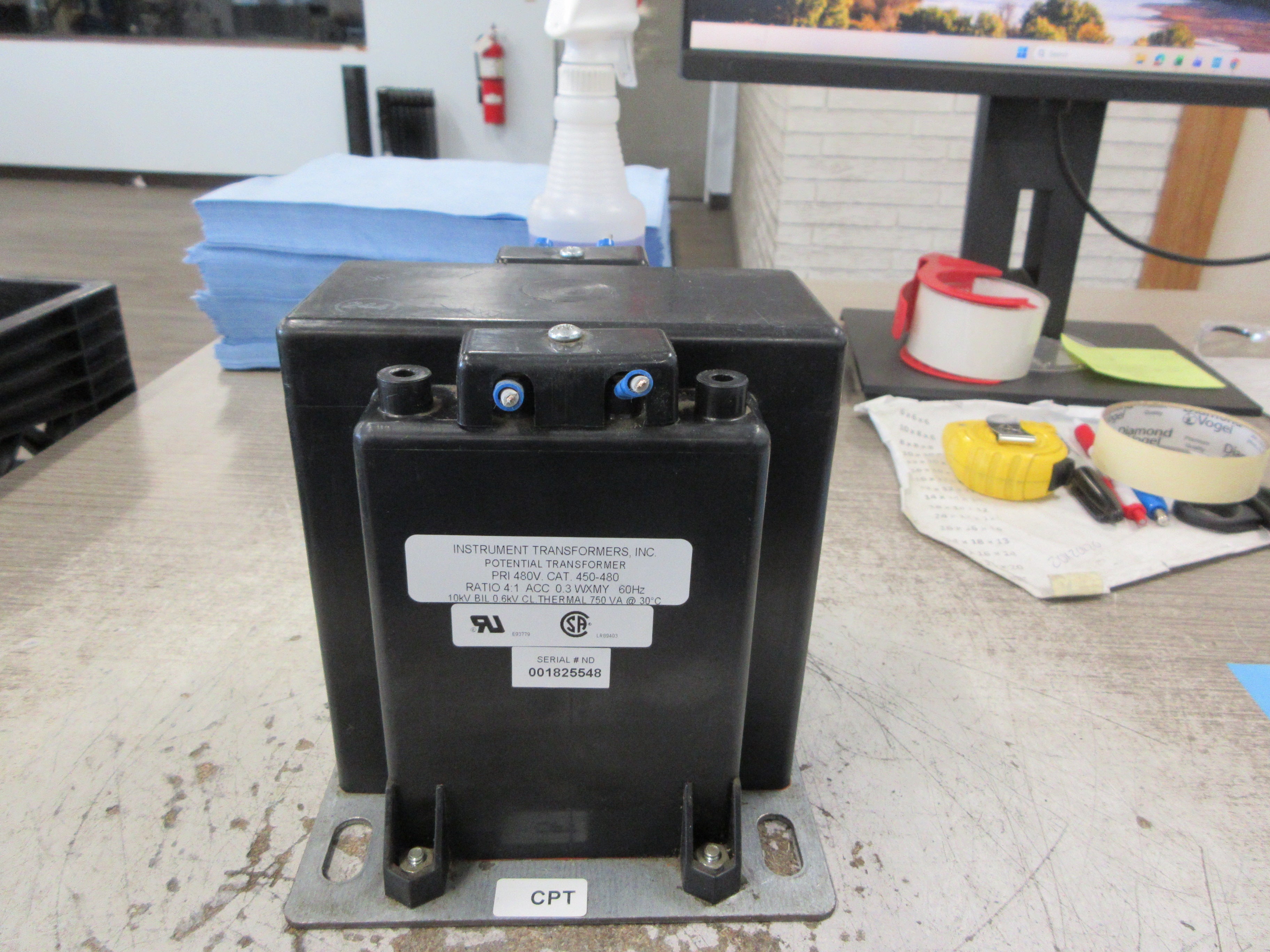 Instrument Transformers Potential Transformer 450-480 10KV BIL Pri: 480V Used