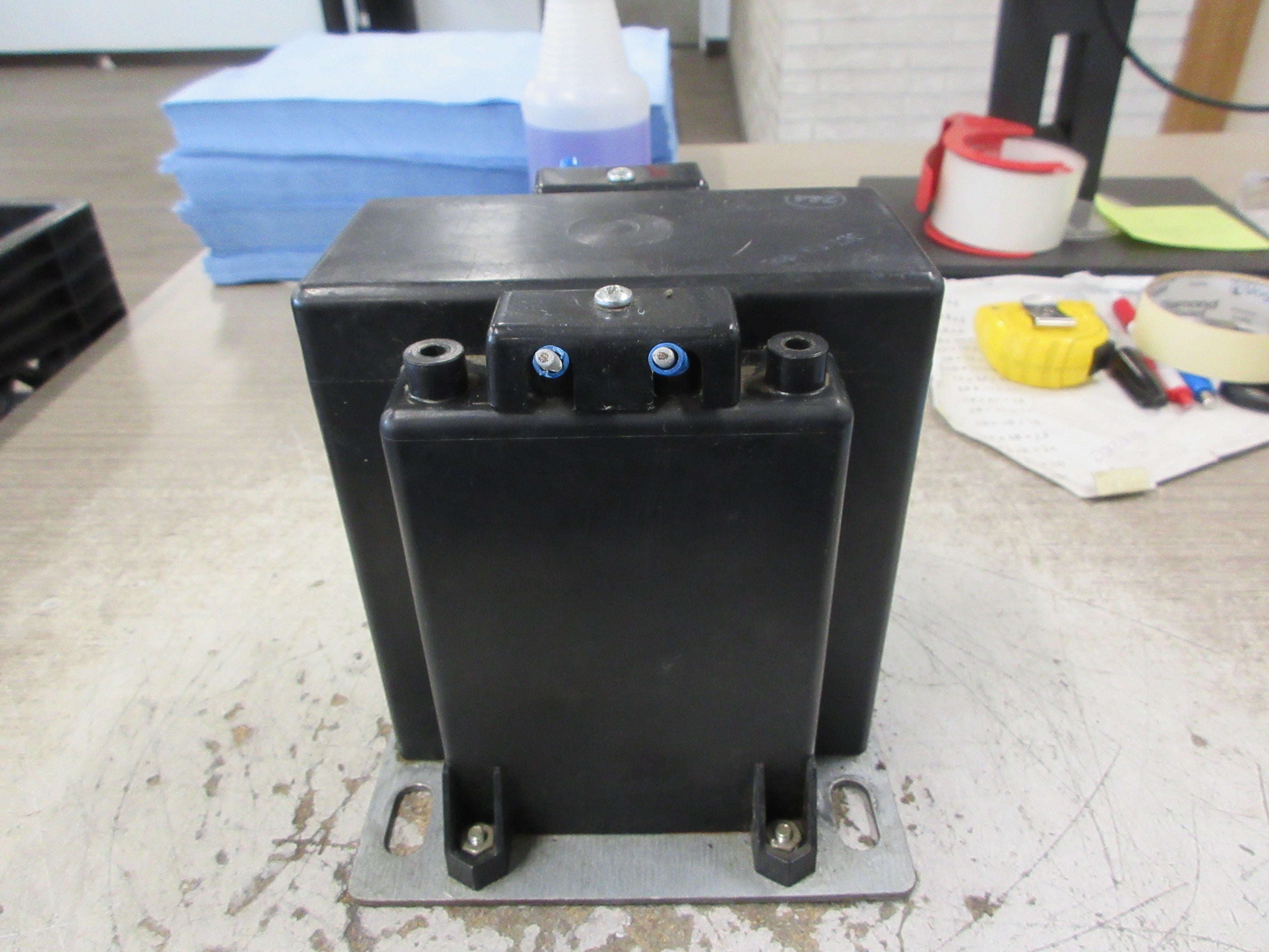 Instrument Transformers Potential Transformer 450-480 10KV BIL Pri: 480V Used