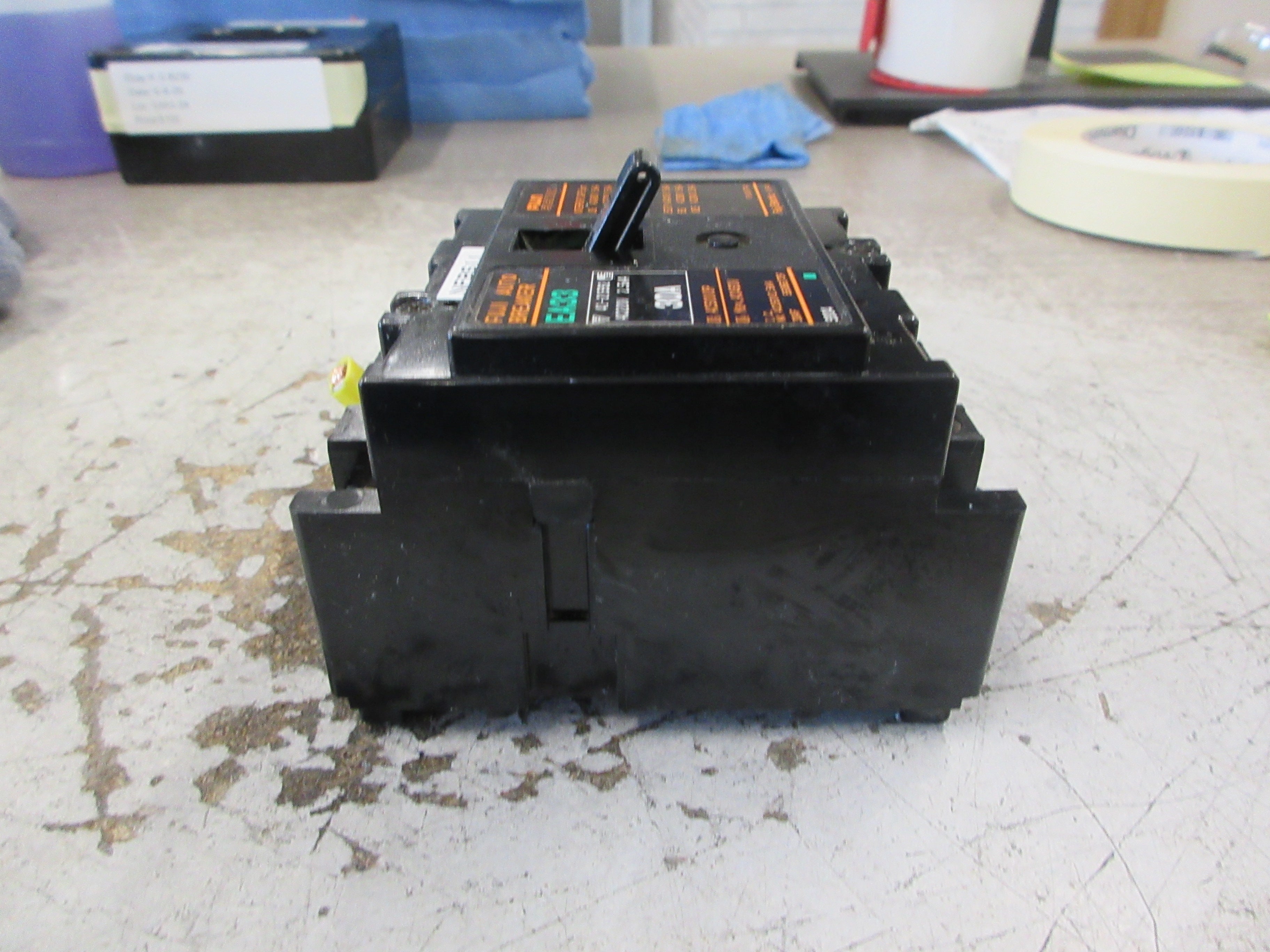 Fuji Electric Circuit Breaker EA33 30A 460V 3P *Has (1) Terminal Screw* Used