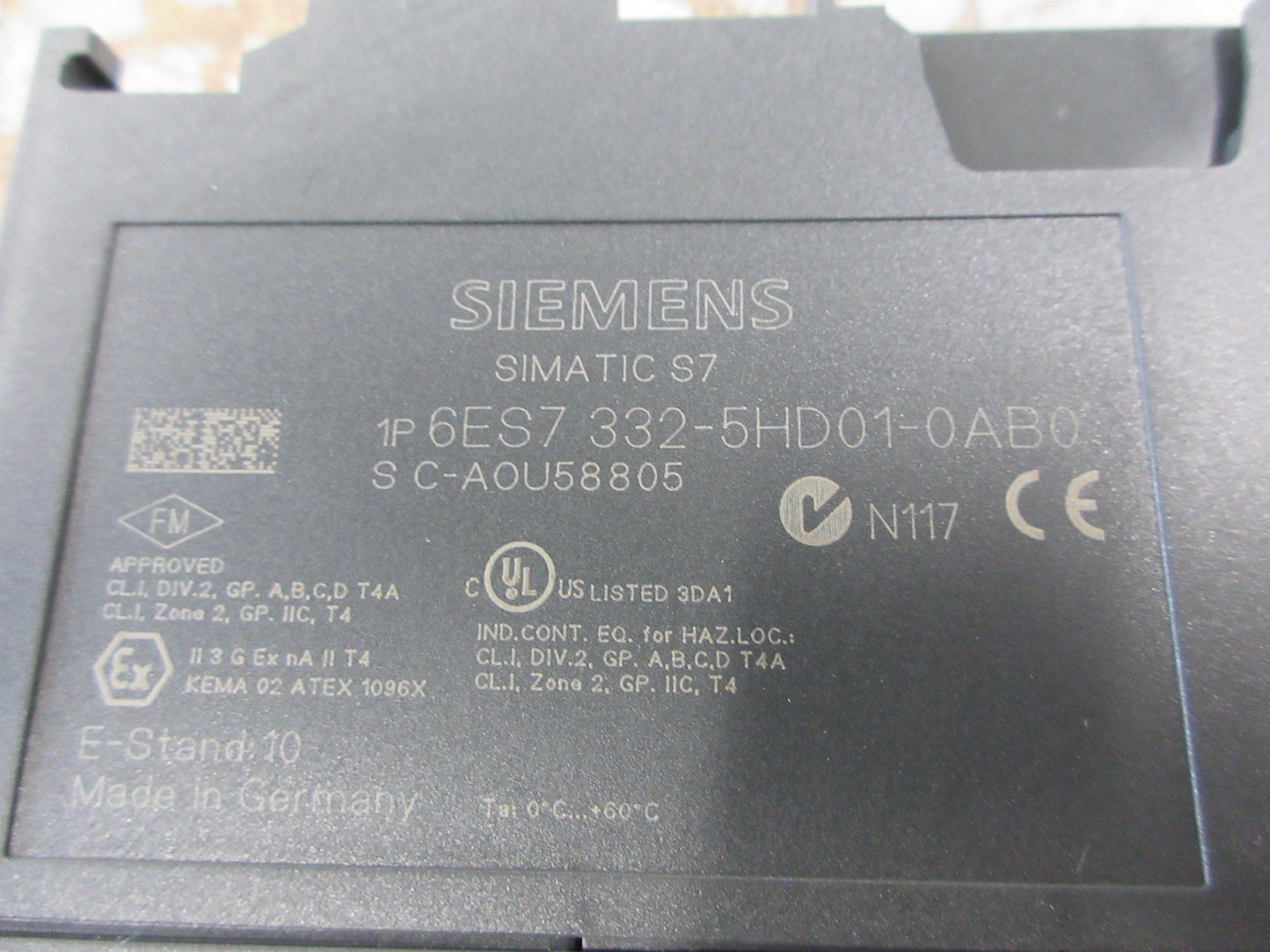 Siemens Simatic S7 Output Module 6ES7 332-5HD01-0AB0 *Broken Clip* Used