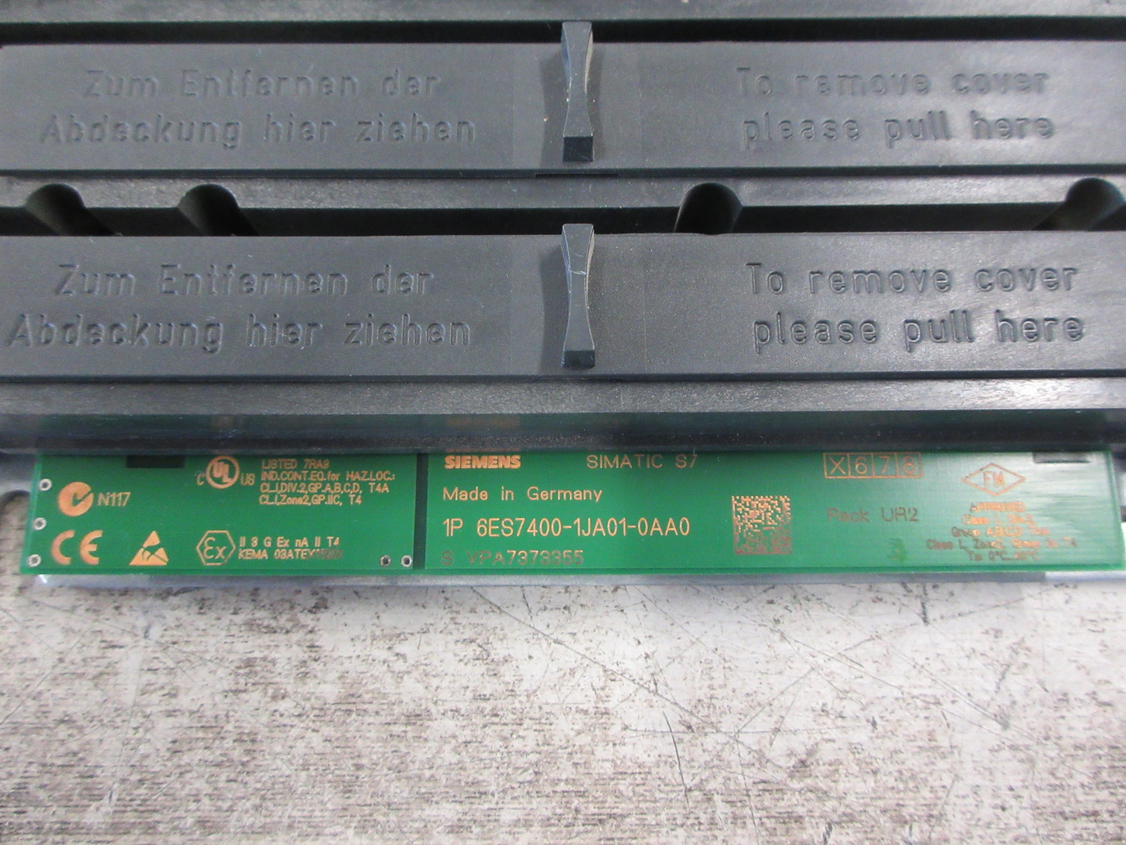 Siemens Simatic S7 UR2 Rack 6ES7 400-1JA01-0AA0 9-Slot Used