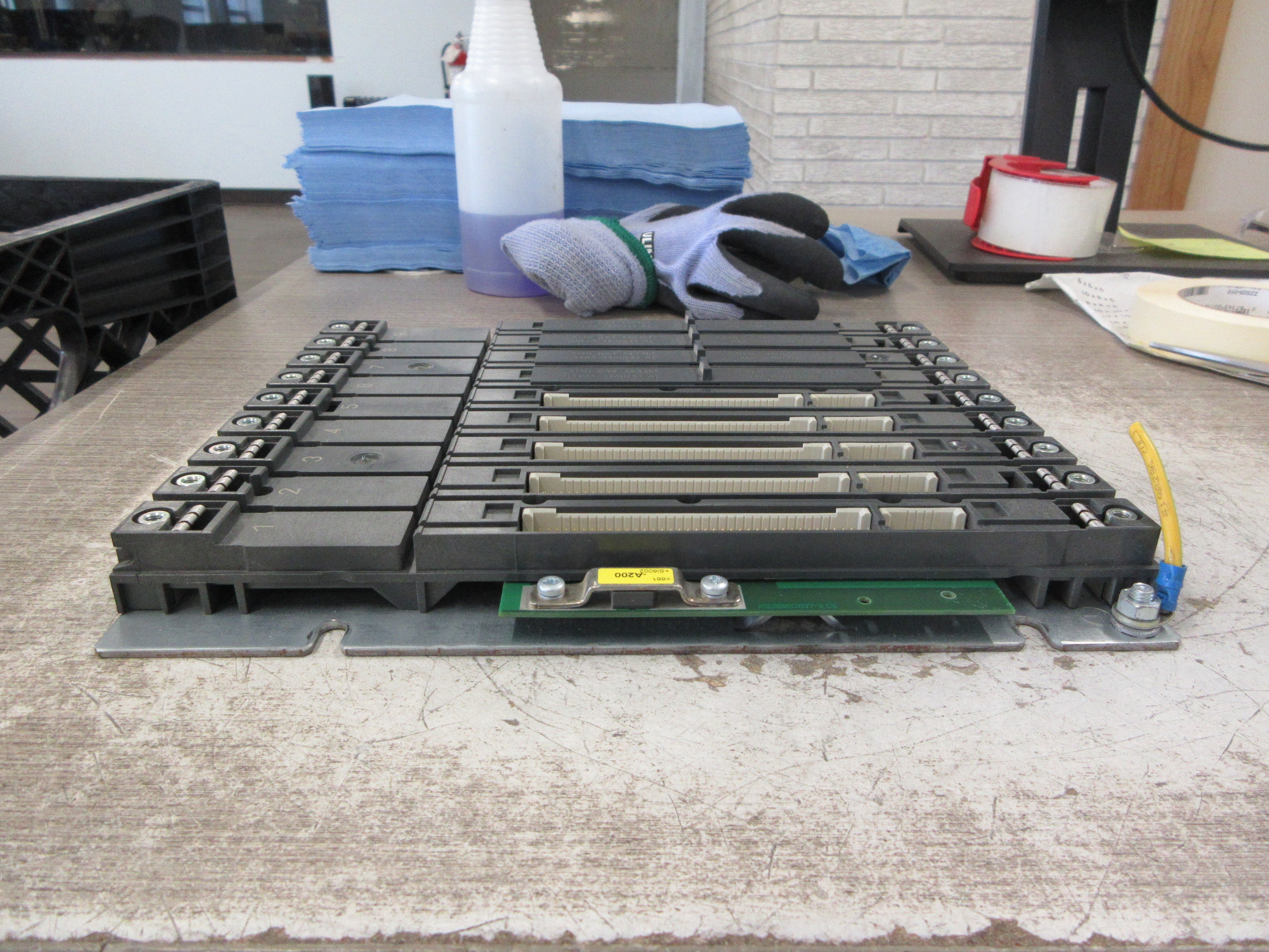 Siemens Simatic S7 UR2 Rack 6ES7 400-1JA01-0AA0 9-Slot Used